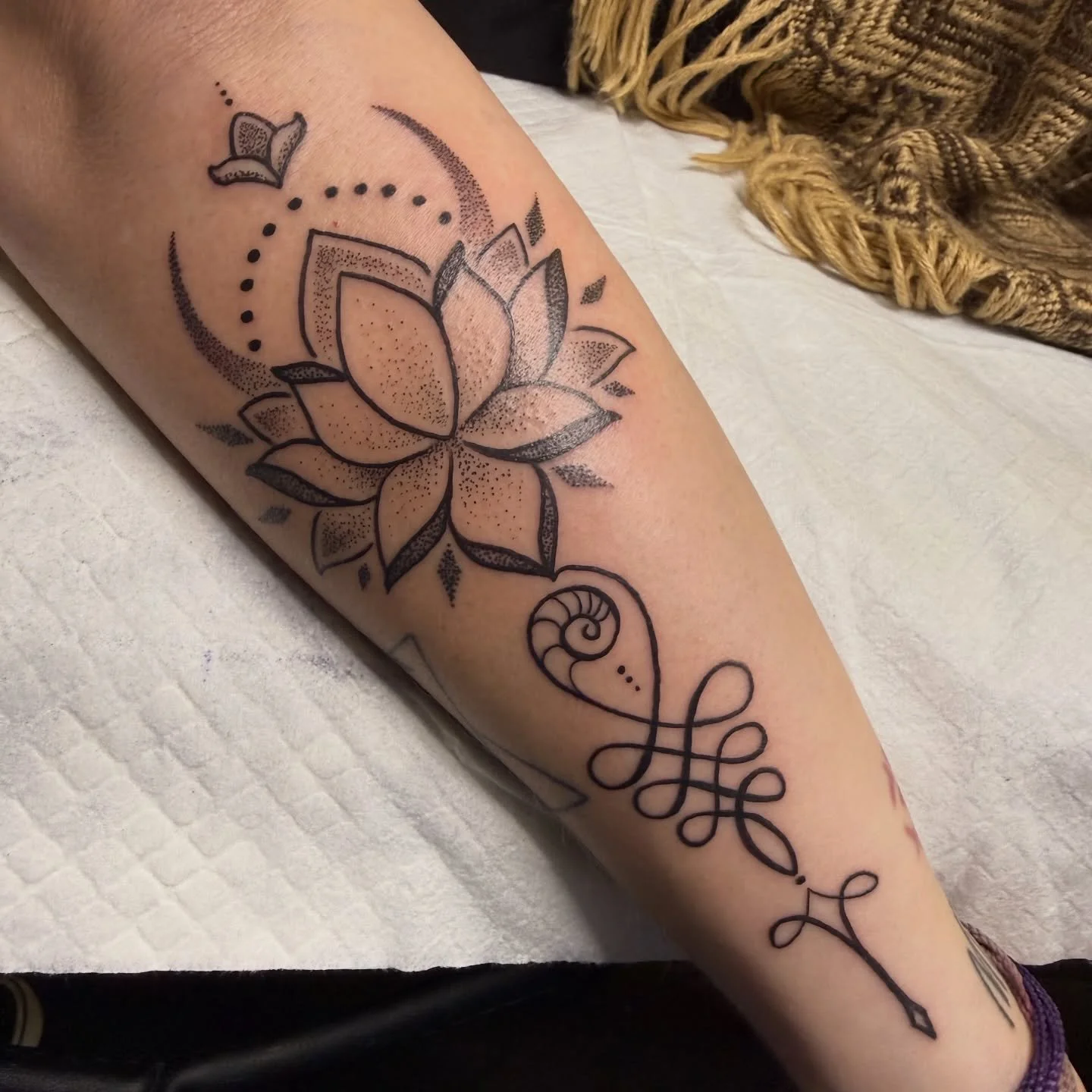 Carrie came back in today! Thanks ladyface @mystictikitattoo 

#ashleyhensontattoo #mystictikitattoo #summervillesc #summervilletattooartist #charlestonsc