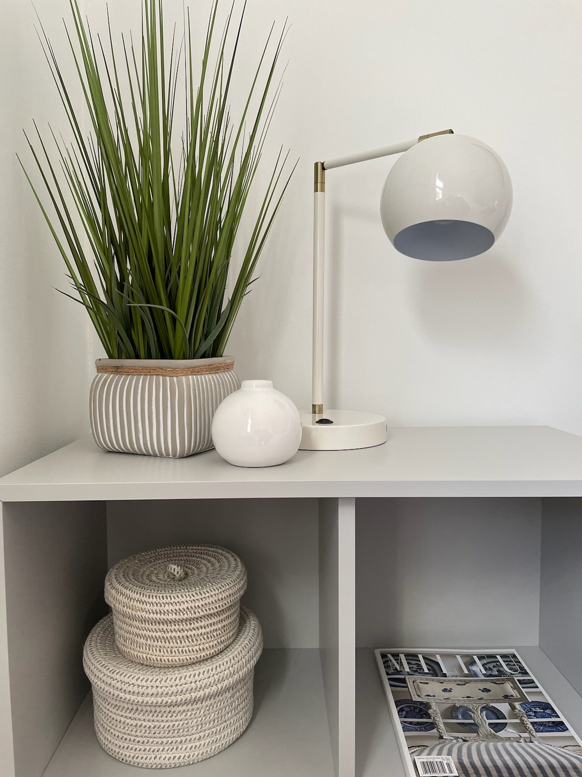 Matisse room bedside left.jpg