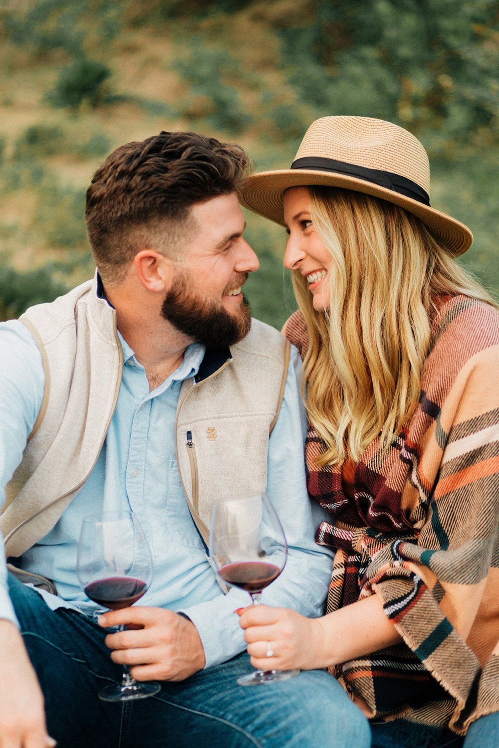 Hannah_Derek_Des_Moines_Iowa_Engagement_photographer_art_center_ice_Cream_Snookies_Greenwood_Park_KMP_Photography-8853.jpeg