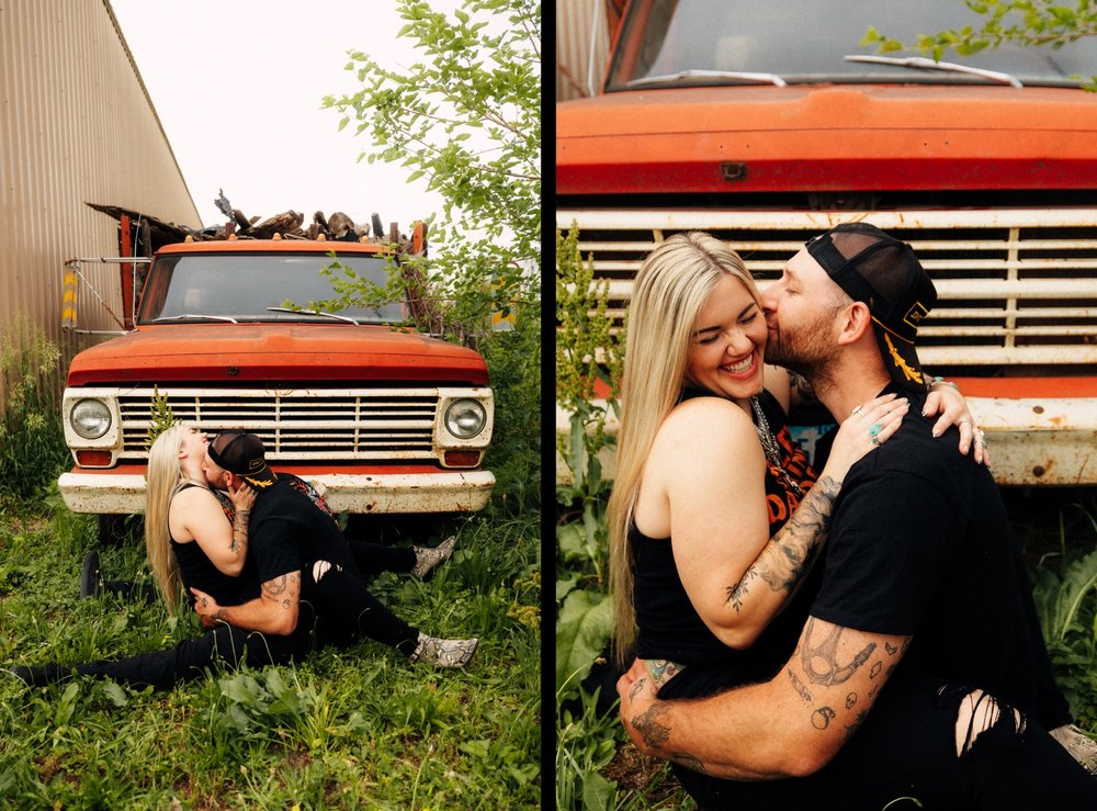 junk-yard-couples-photoshoot-des-moines-iowa-nontradtional-engagement003.jpg