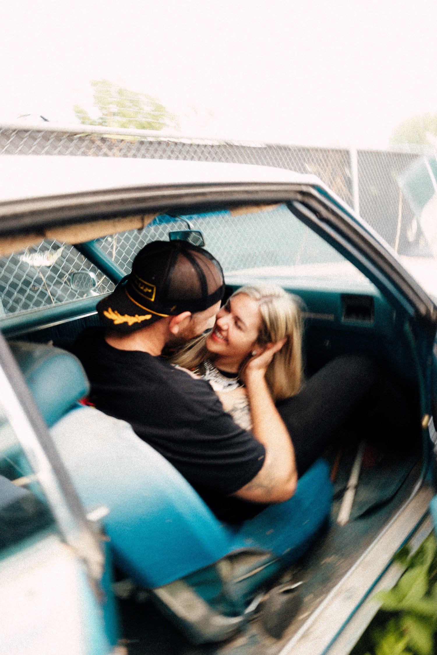 junk-yard-couples-photoshoot-des-moines-iowa-nontradtional-engagement015.jpg