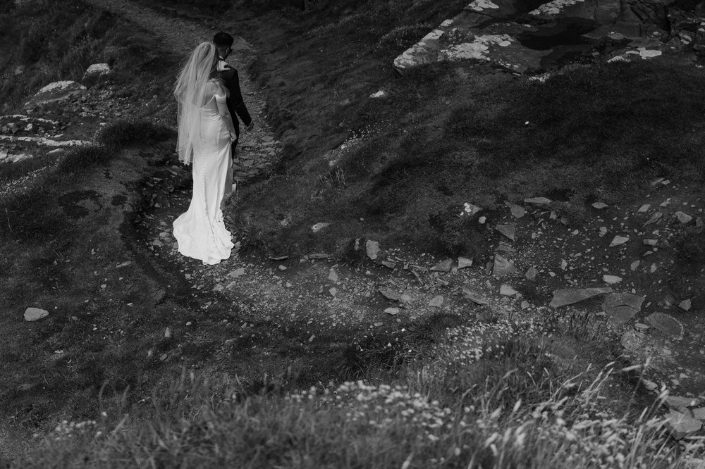 21_Ireland-cliff-elopement-wedding-photographer-kmp-photography-8751.jpg
