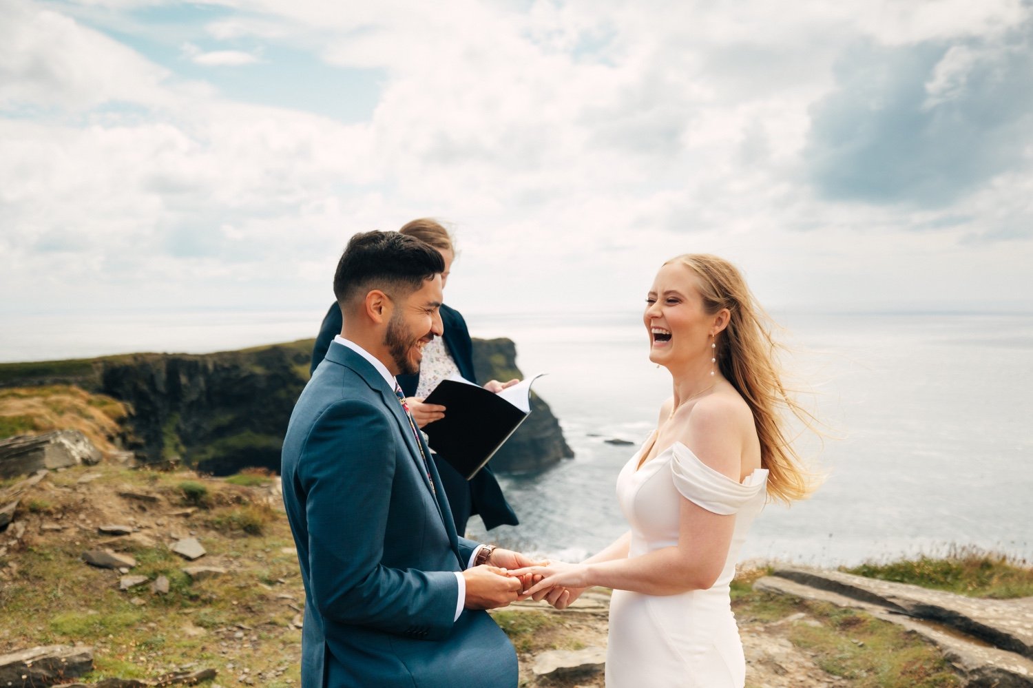 38_Ireland-cliff-elopement-wedding-photographer-kmp-photography-9476.jpg