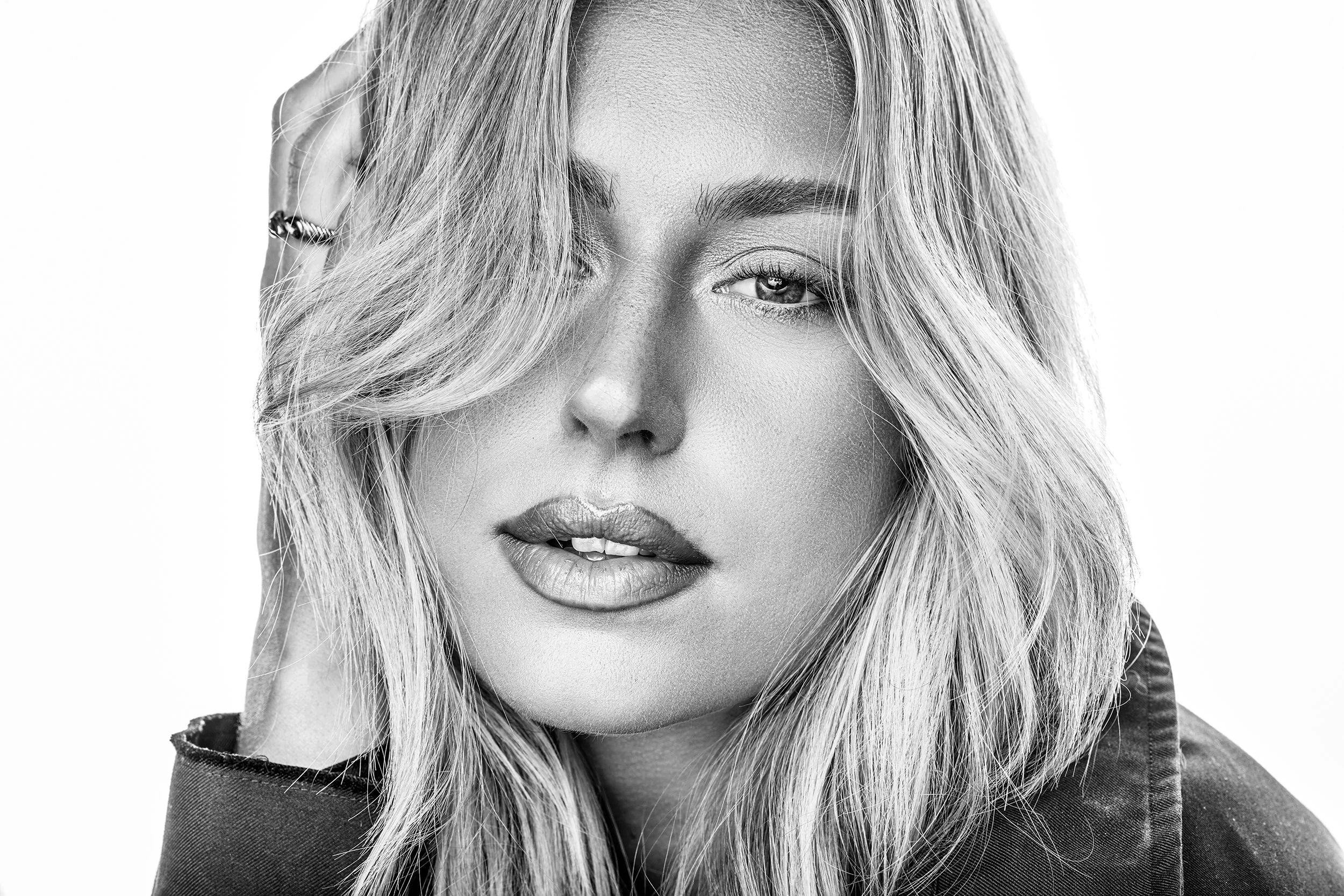 10 MARCEL BOLDU BEST PORTRAIT & LIFESTYLE PHOTOGRAPHER MIAMI CHICAGO NYC LA OLIVIA ELLIOT  .jpg