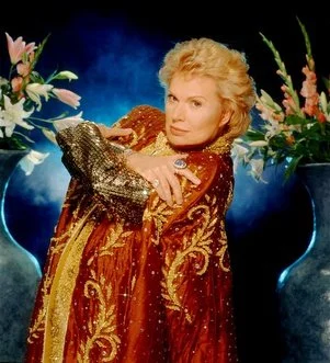 WALTER MERCADO: ASTROLOGÍA PUERTORRIQUEÑA Y QUEER