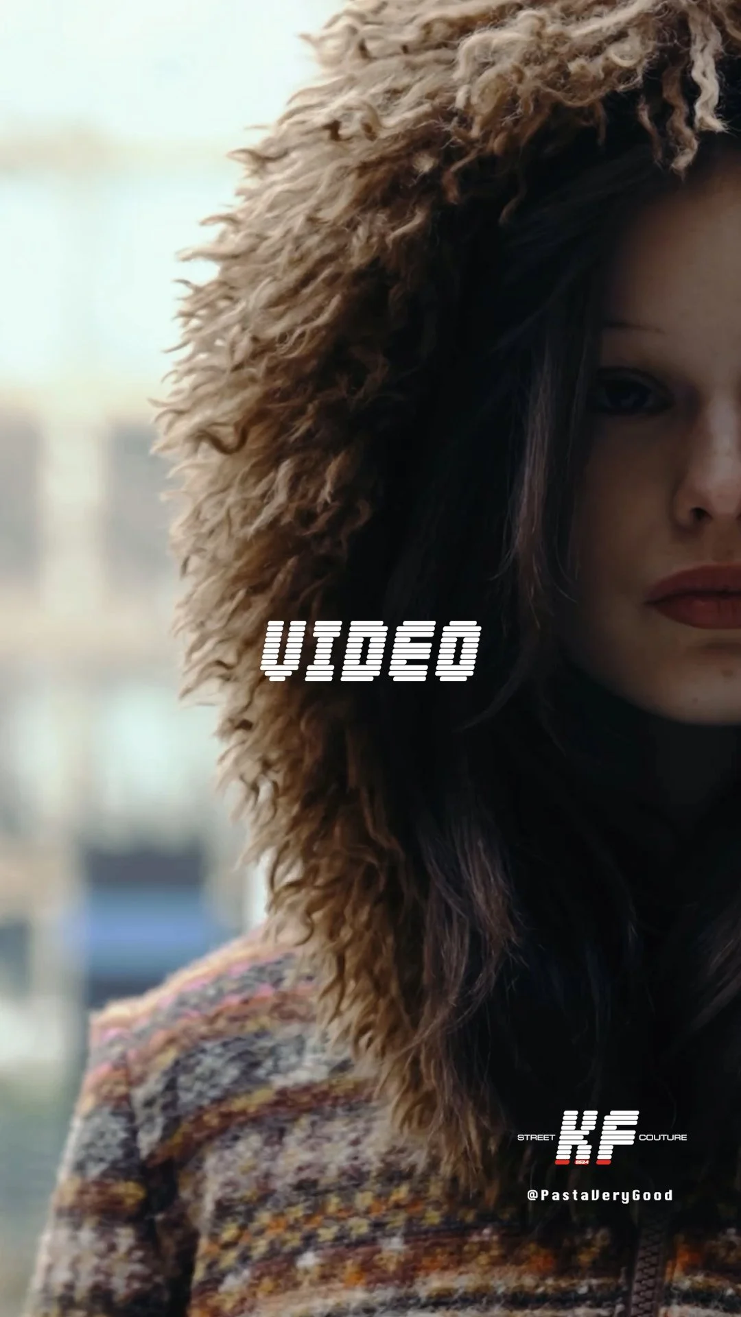 Street Style Video of Scarlett White at Anna Sui FW25 New York Fashion Week Show