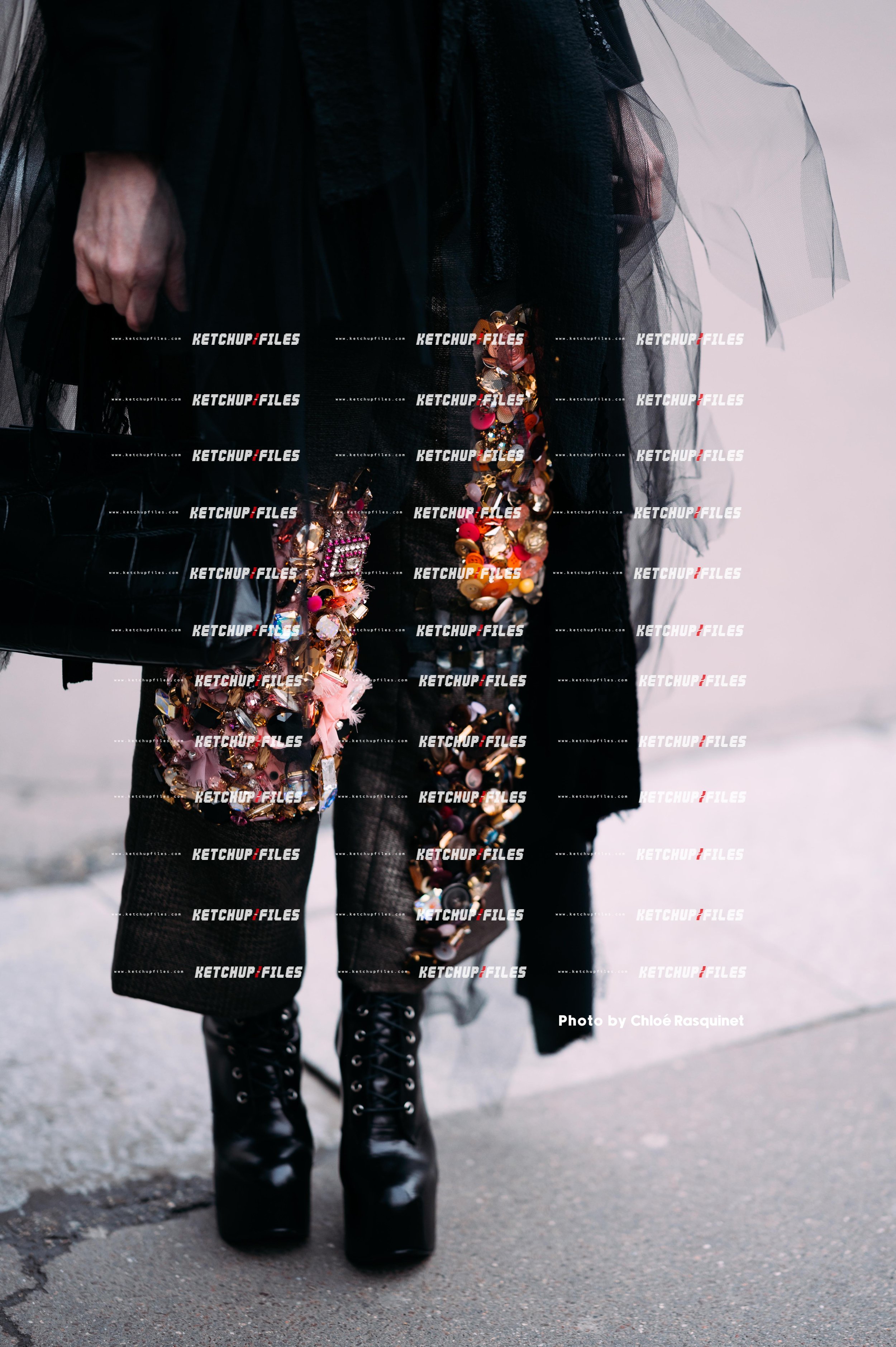 Viktor & Rolf SS26  2026 Street Style Photography | Fashion Week Editorial Photo