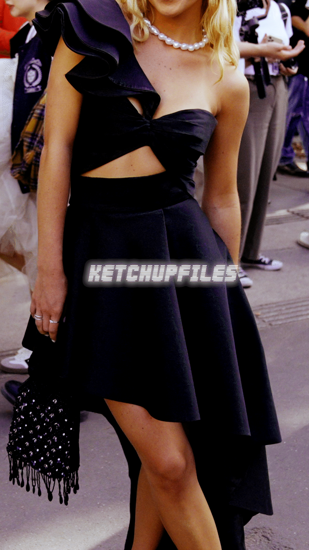 9x16 Elie Saab SS24 _Ketchupfiles.gif