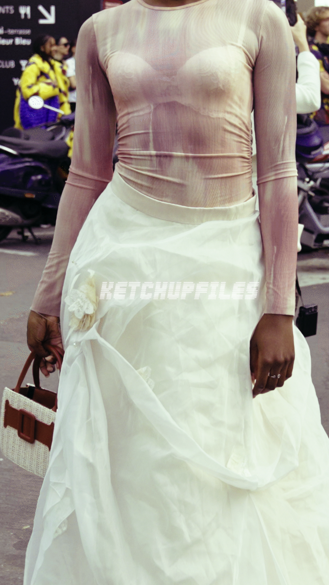 9x16 Nina Ricci SS24_Ketchupfiles.gif