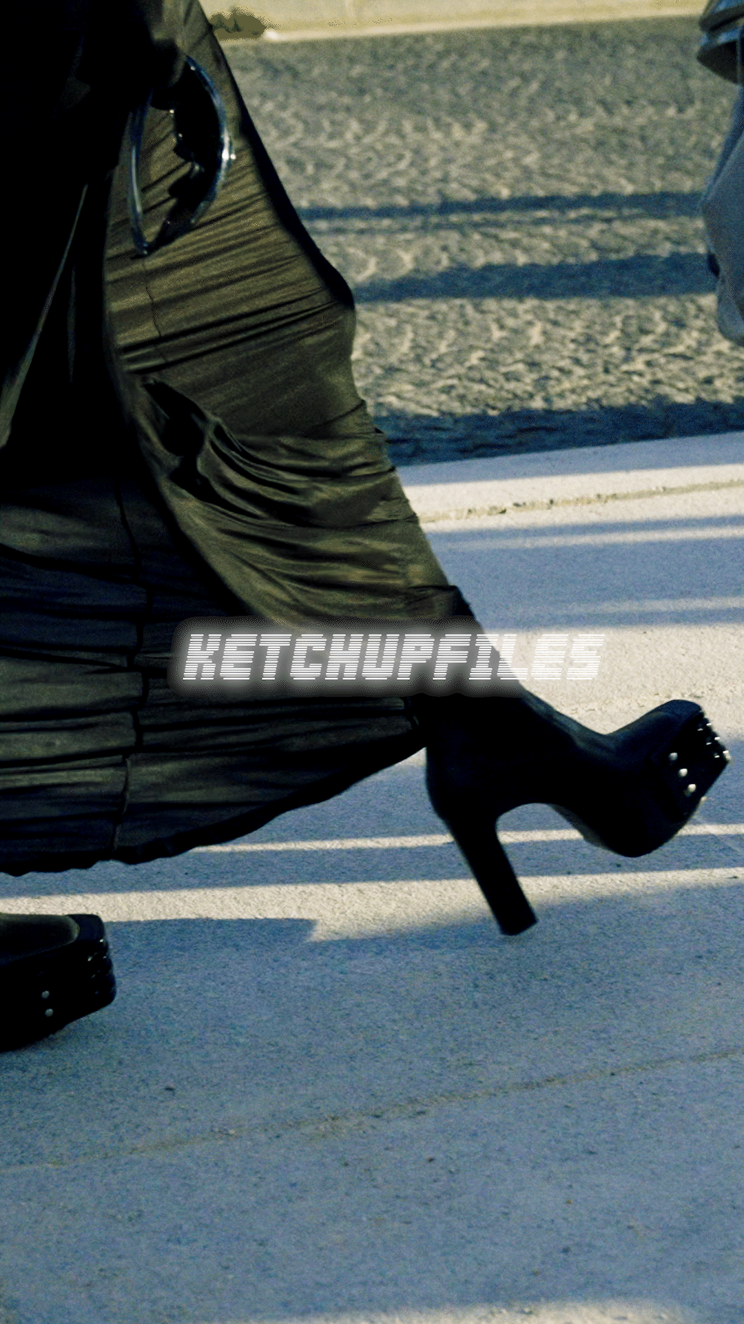 9x16 Mugler SS24 Ketchpfiles-.gif