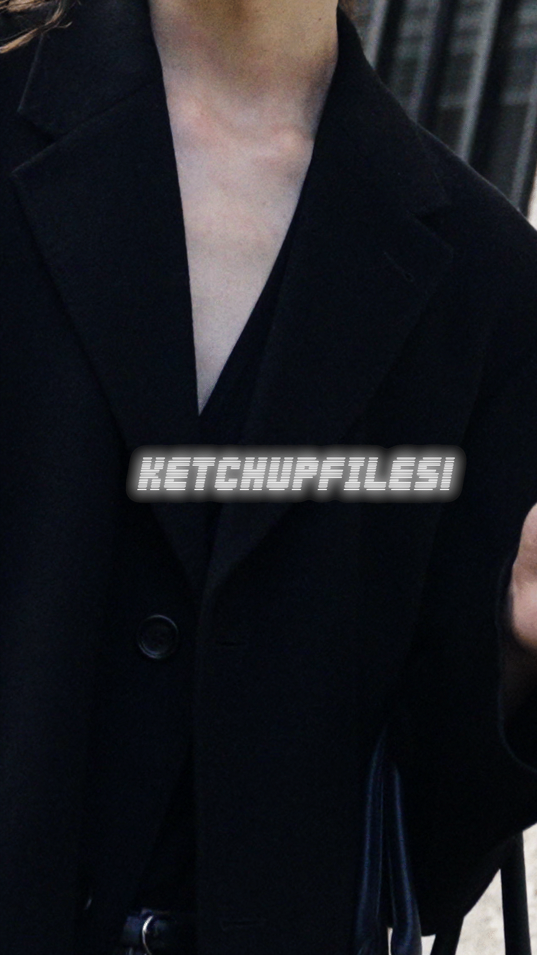 9x16 Miu Miu SS24 Ketchupfiles.gif
