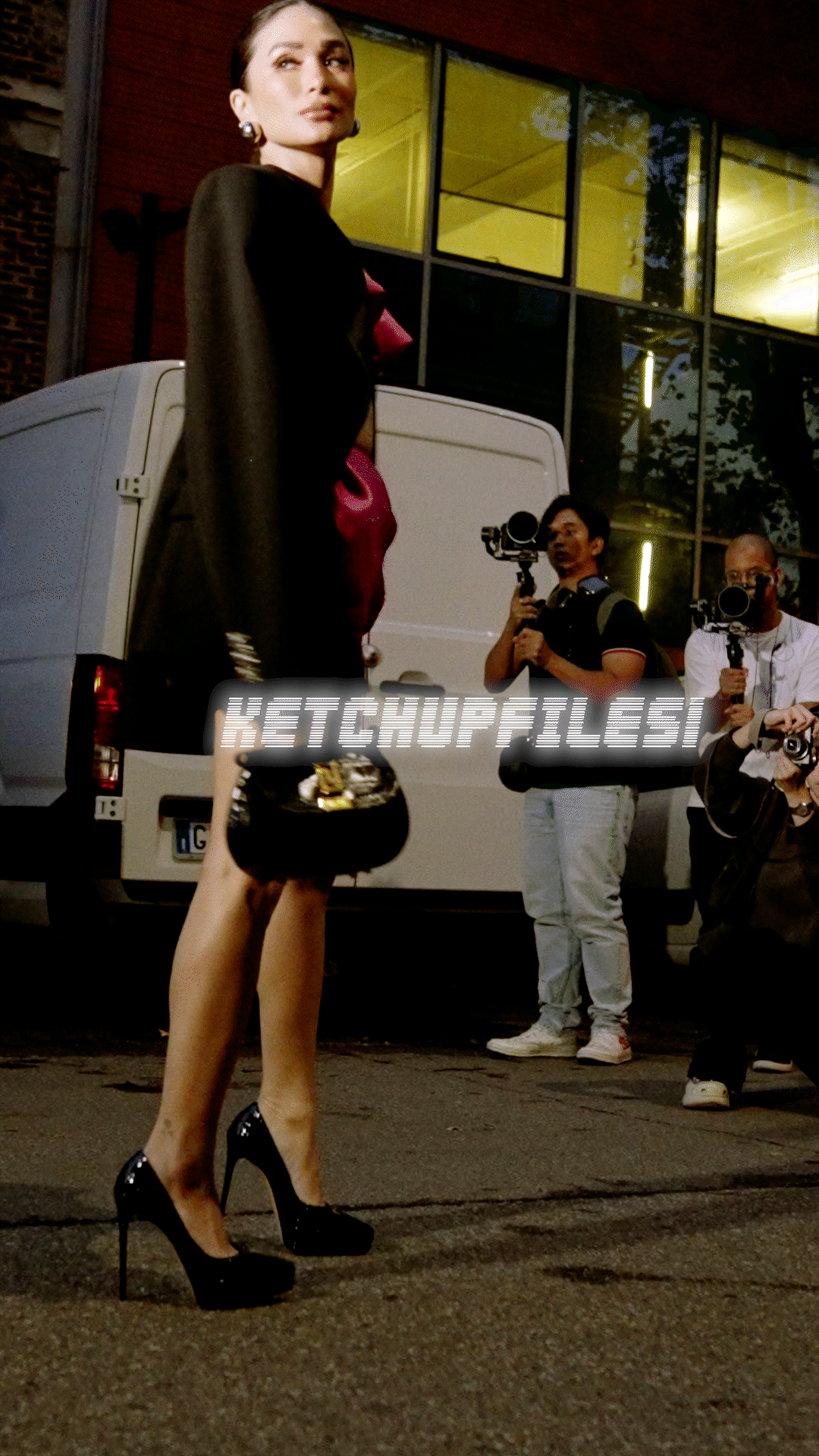 9x16 Versace SS24_Ketchupfiles-_1.gif
