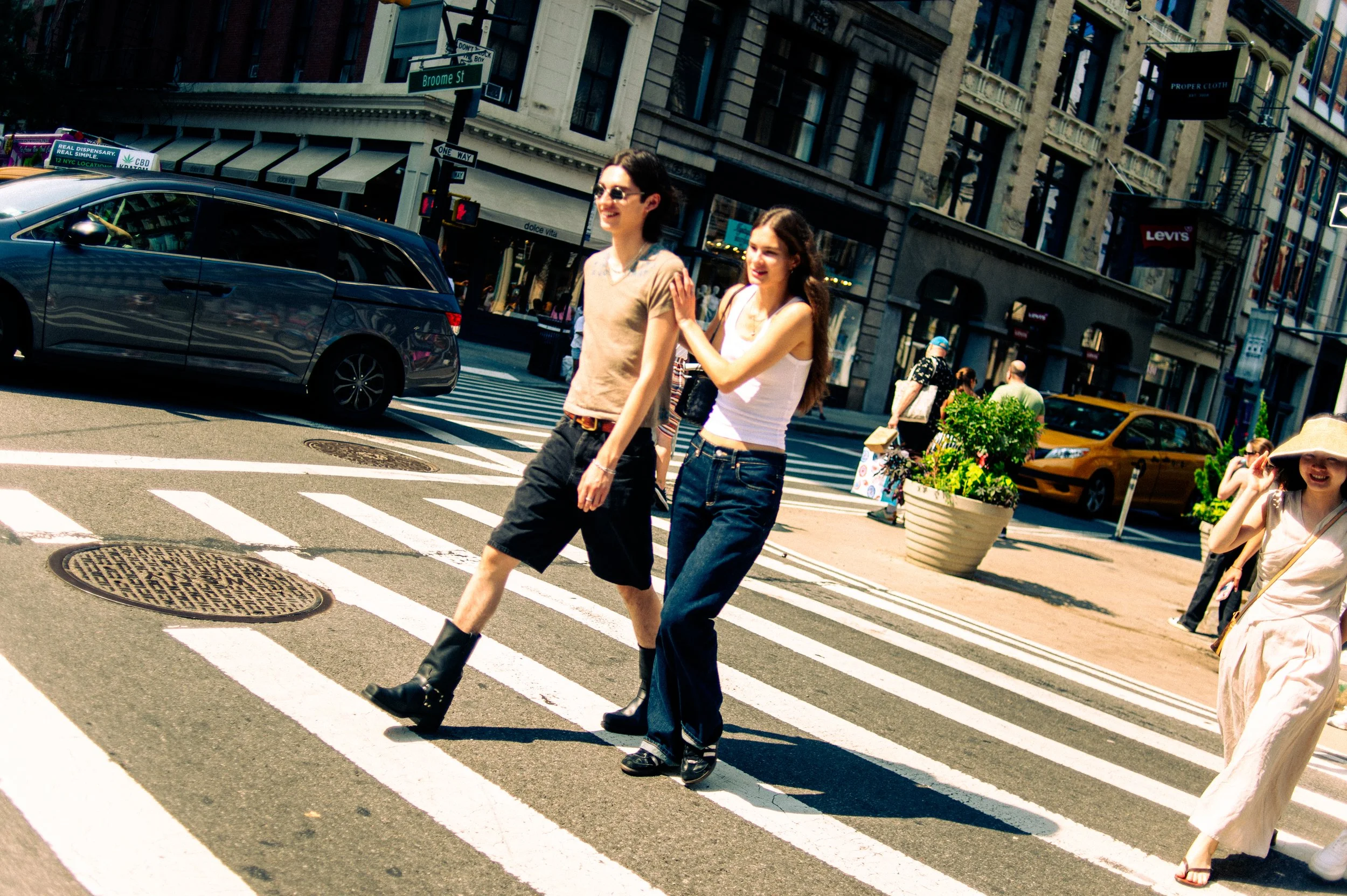 STREET-STYLE-SOHO-NEW-YORK-FELIPE-ESPINA-FASHION-IN-THE-STREET-STREETWEAR-STREETFASHION-SUMMER-KETCHUP-FILES2024-08-05 at 9.40.51 PM 9.jpg