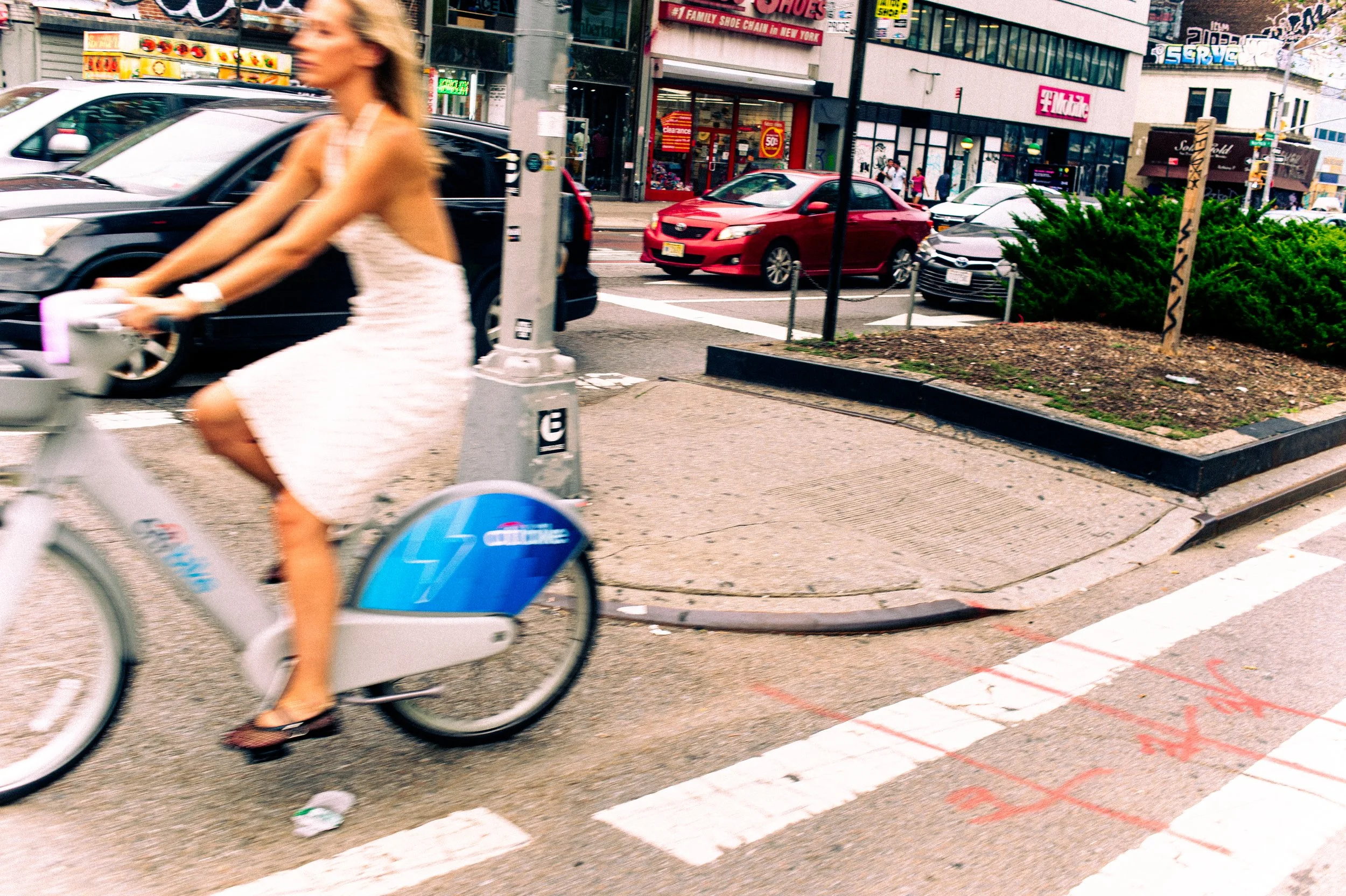 STREET-STYLE-SOHO-NEW-YORK-FELIPE-ESPINA-FASHION-IN-THE-STREET-STREETWEAR-STREETFASHION-SUMMER-KETCHUP-FILES2024-08-05 at 9.40.51 PM 70.jpg