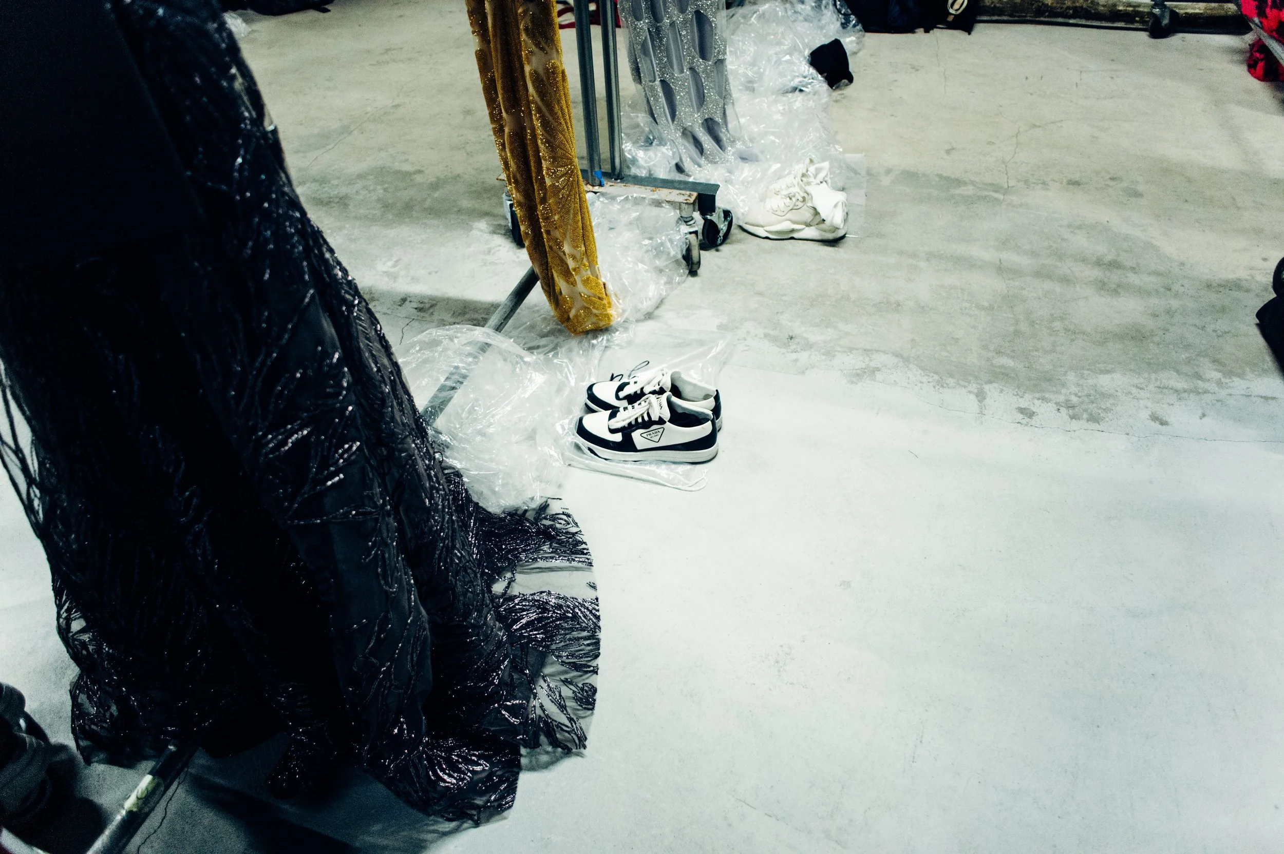 BACKSTAGE NAEEM KHAN FW24 NEW YORK FASHION WEEK 2024 FALL WINTER 2024 PHOTOS BY FELIPE ESPINAL : COCORA CREATIVES 11.jpg