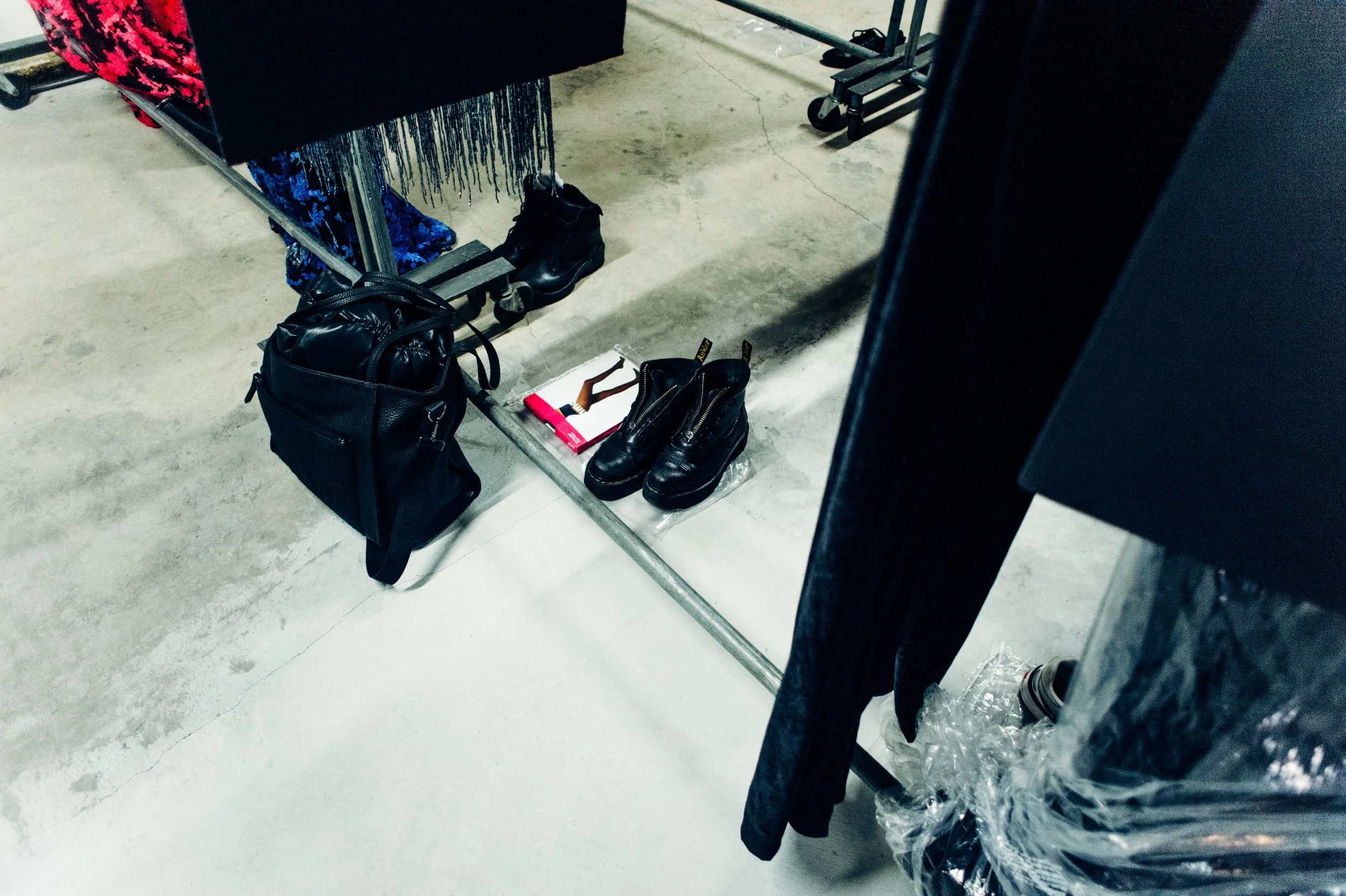 BACKSTAGE NAEEM KHAN FW24 NEW YORK FASHION WEEK 2024 FALL WINTER 2024 PHOTOS BY FELIPE ESPINAL : COCORA CREATIVES 13.jpg