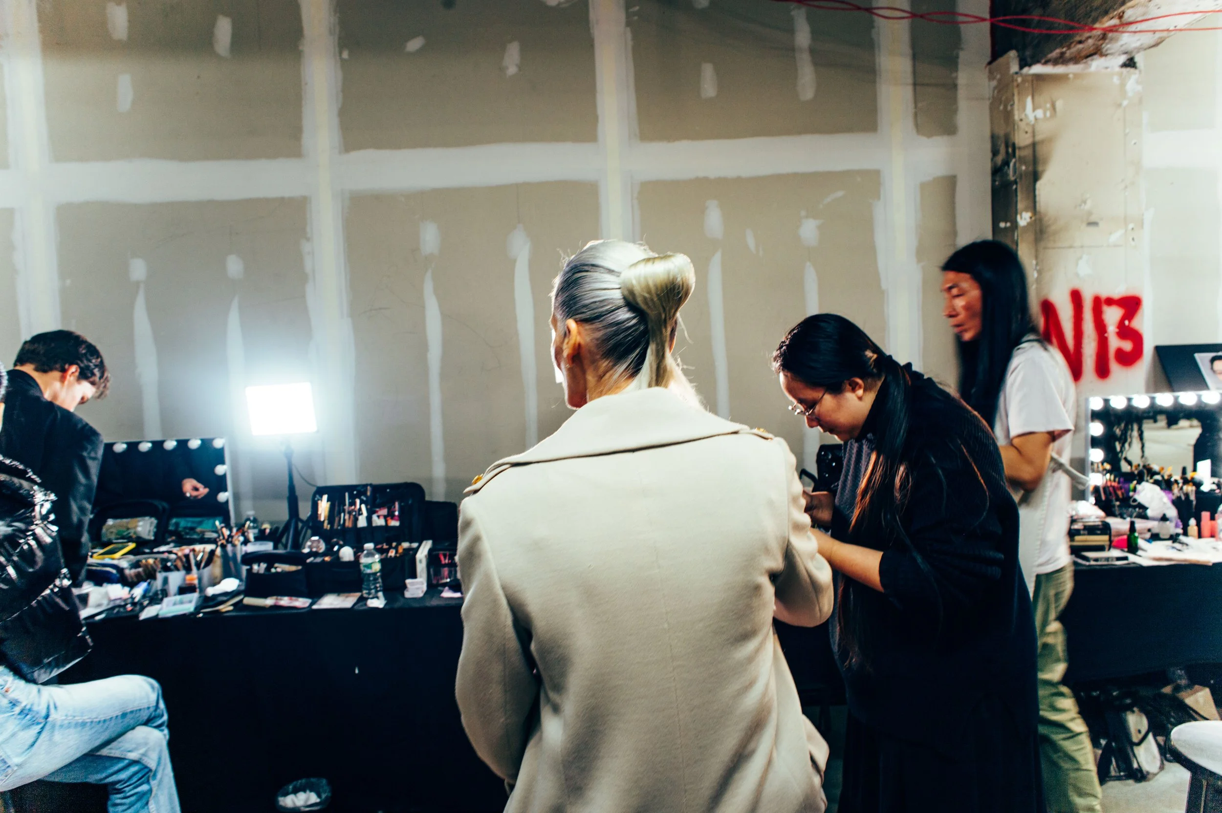 BACKSTAGE NAEEM KHAN FW24 NEW YORK FASHION WEEK 2024 FALL WINTER 2024 PHOTOS BY FELIPE ESPINAL : COCORA CREATIVES 27.jpg