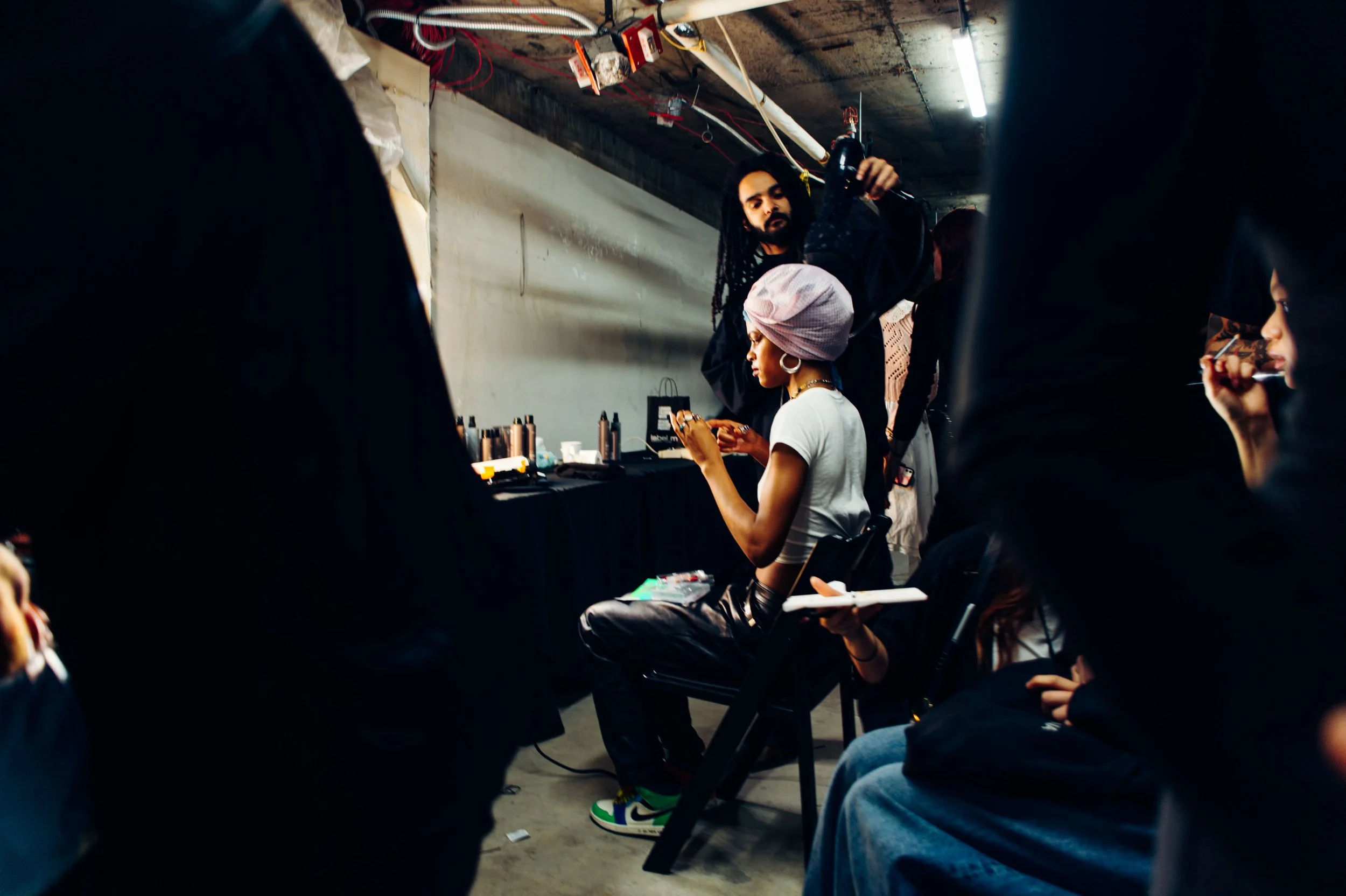 BACKSTAGE NAEEM KHAN FW24 NEW YORK FASHION WEEK 2024 FALL WINTER 2024 PHOTOS BY FELIPE ESPINAL : COCORA CREATIVES 30.jpg