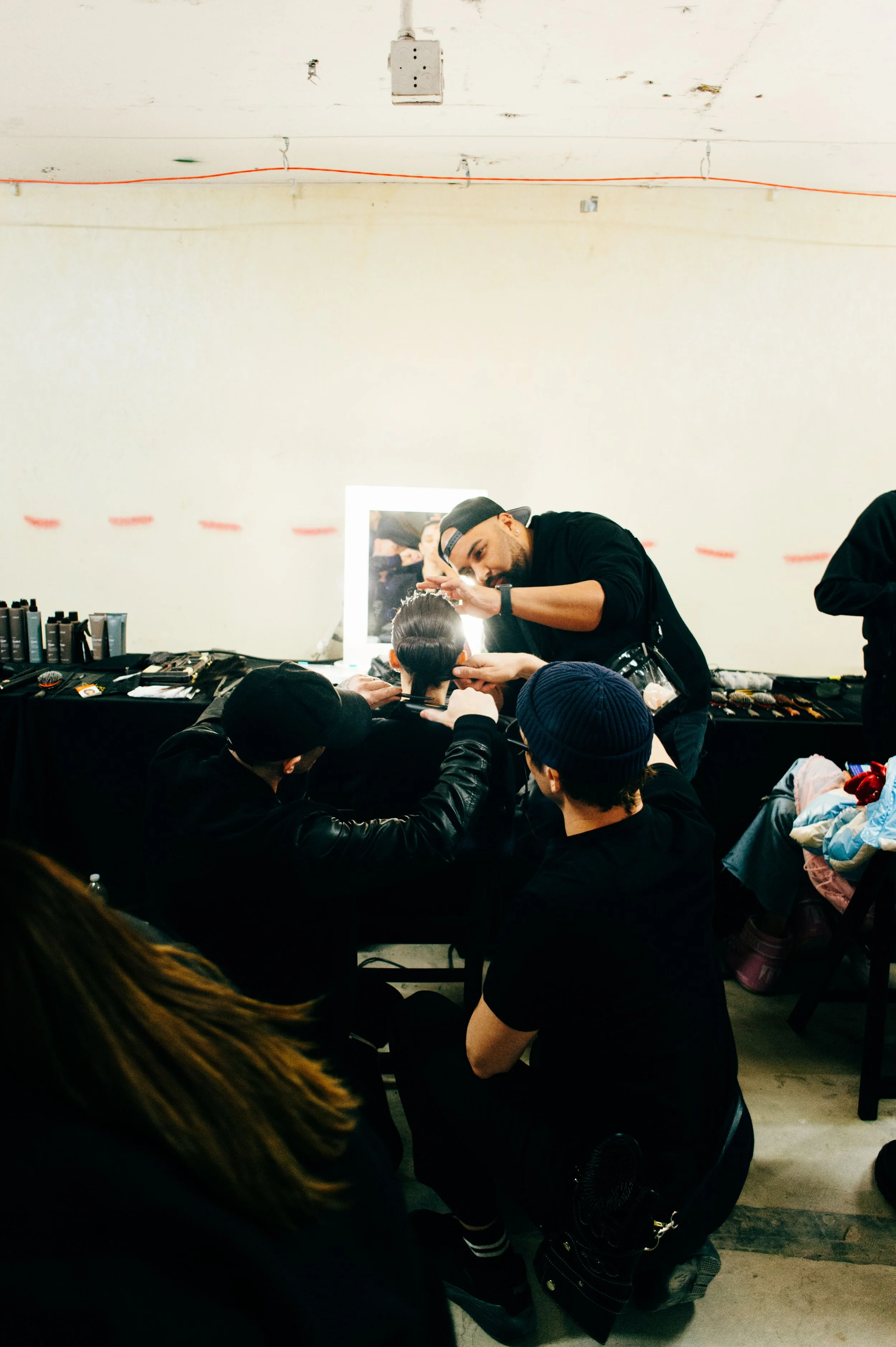 backstage-naeem-khan-new-york-fashion-weekBACKSTAGE NAEEM KHAN FW24 NEW YORK FASHION WEEK 2024 FALL WINTER 2024 PHOTOS BY FELIPE ESPINAL : COCORA CREATIVES 41.jpg