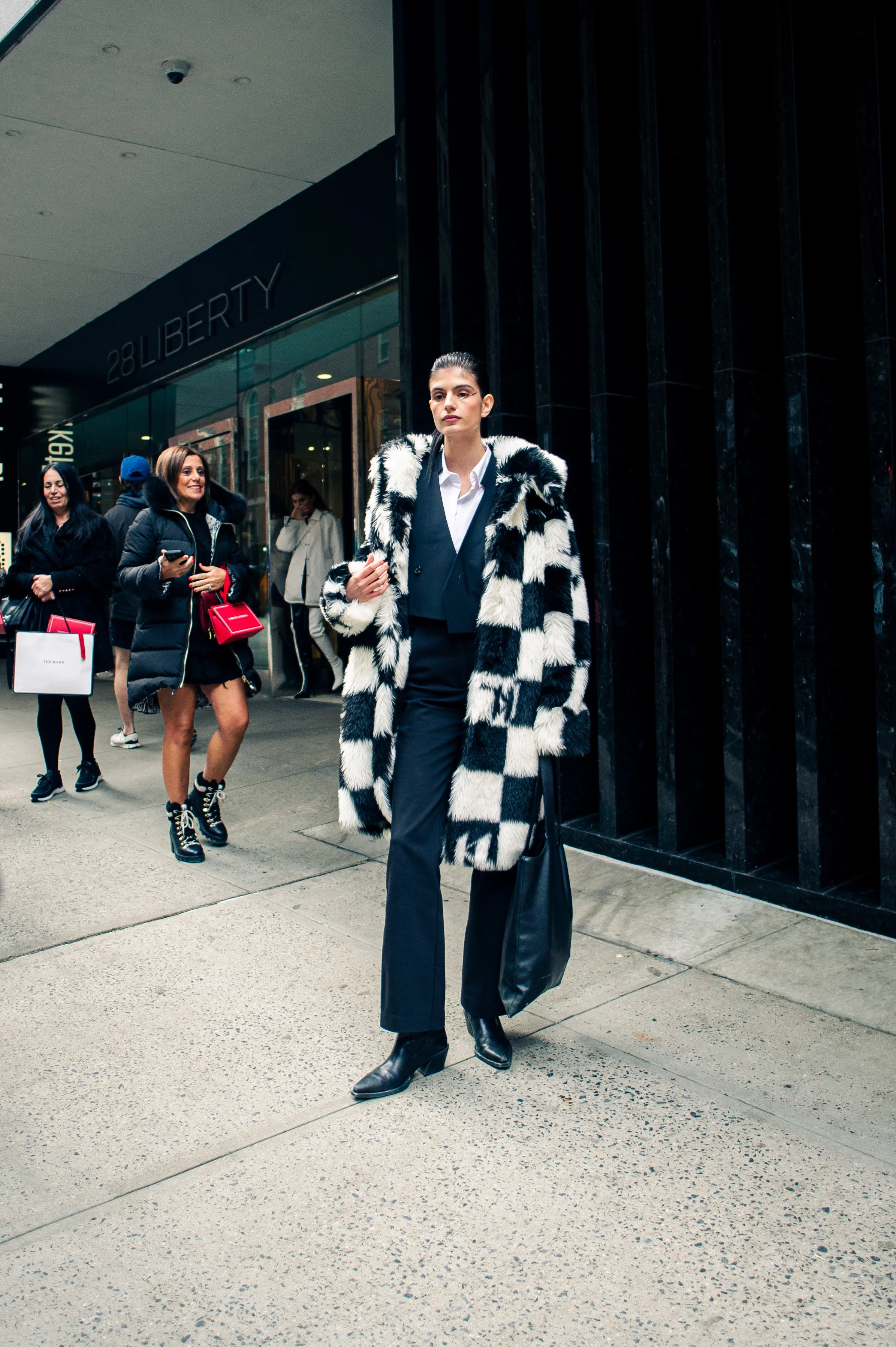 NAEEM-KHAN-FW24-NEW-YORK-FASHION-WEEK-2024-LOOKS-COLLECTION-KETCHUP-FILES2024-09-12 at 10.23.34 PM 7.jpg