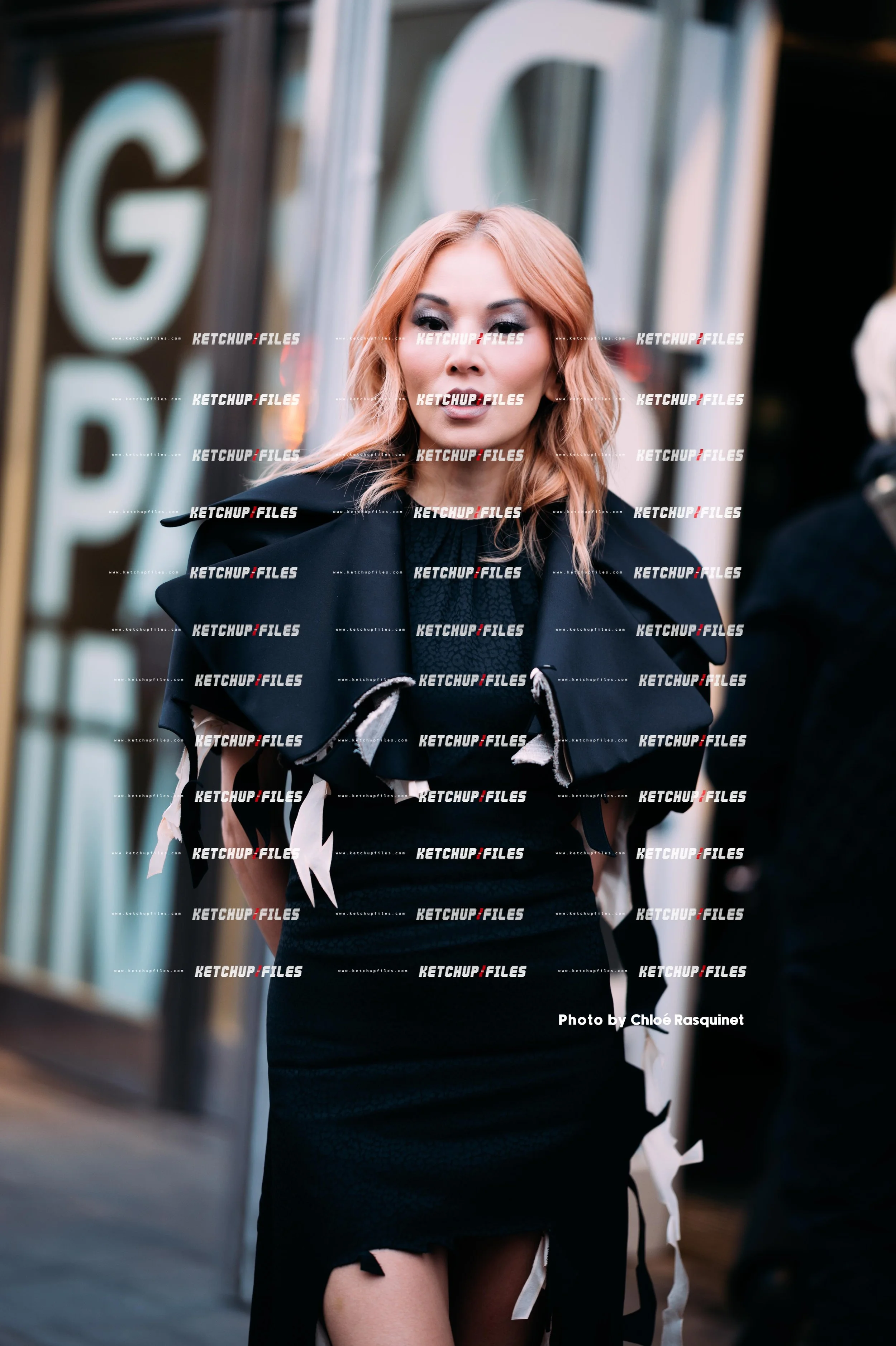 Viktor & Rolf SS26  2026 Street Style Photography | Fashion Week Editorial Photo