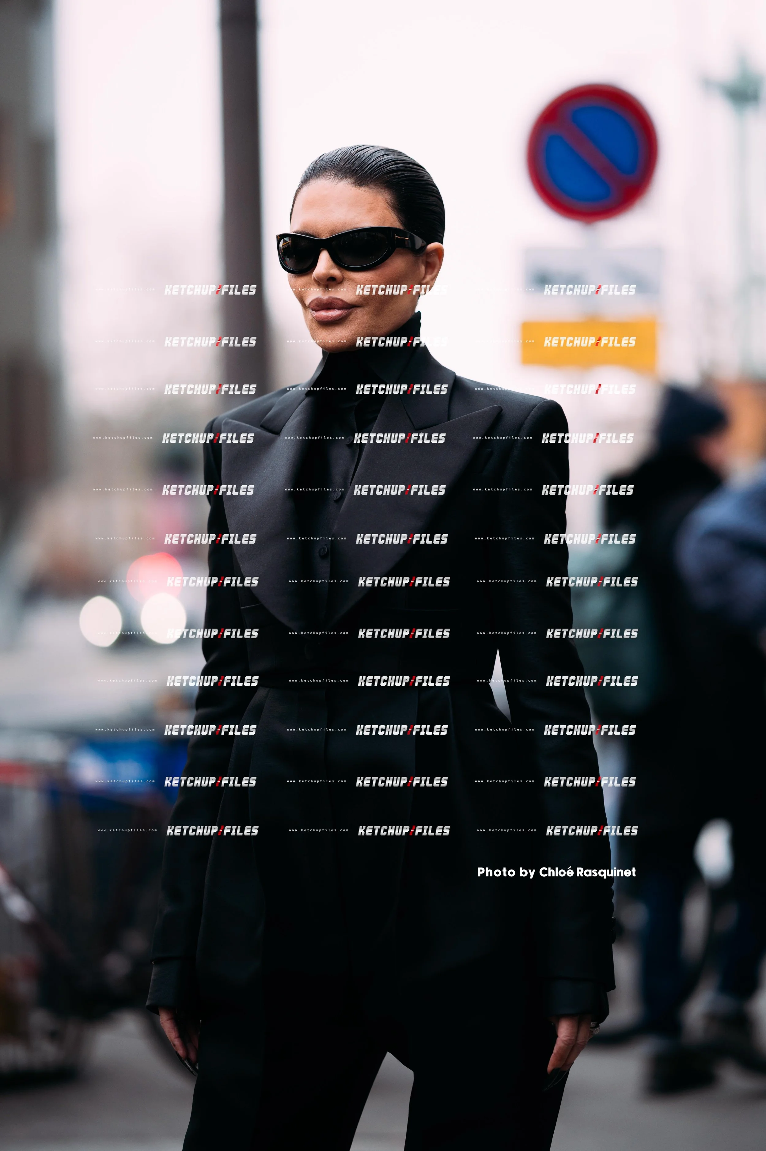 Viktor & Rolf SS26  2026 Street Style Photography | Fashion Week Editorial Photo