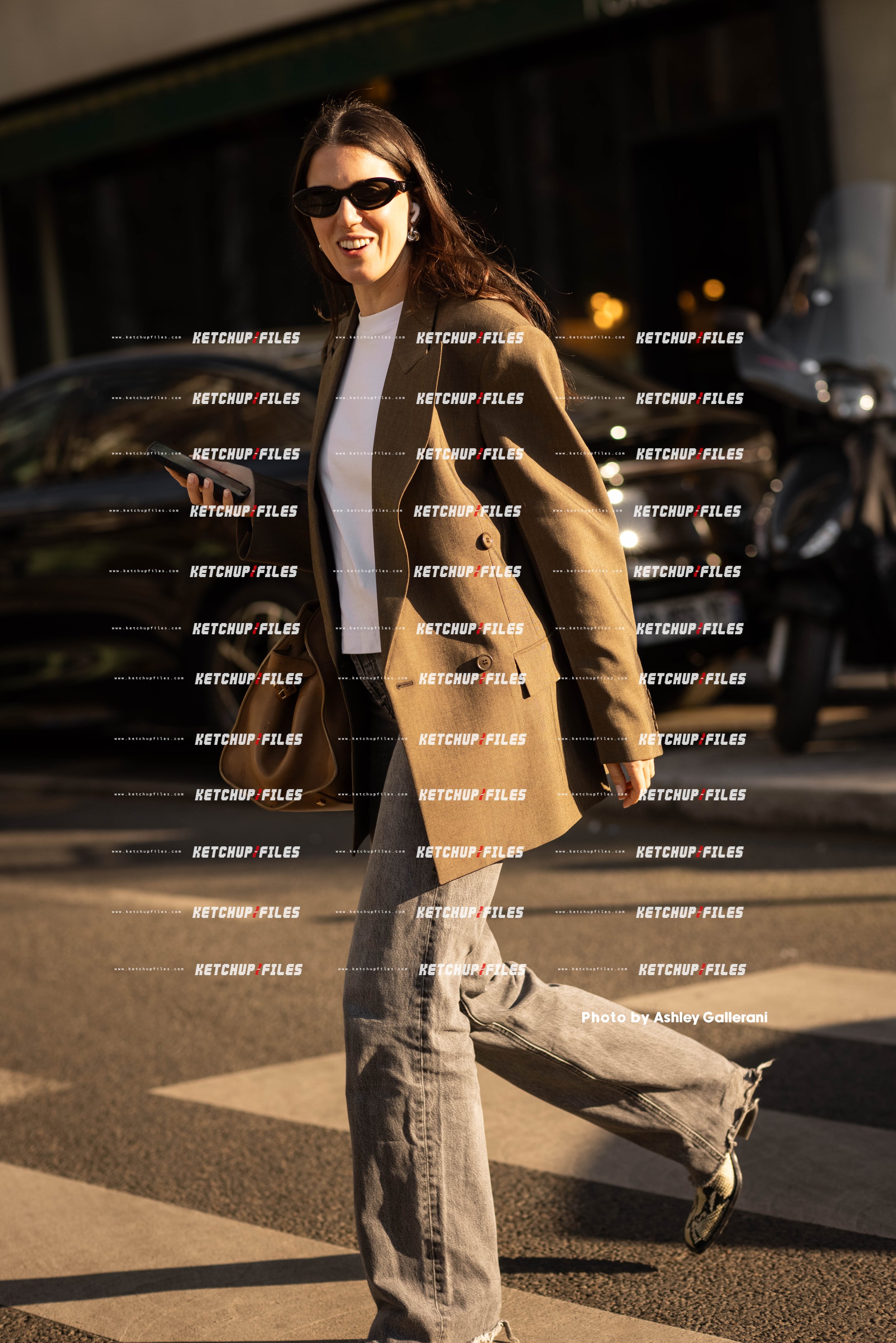 Street Style Photo of Guest at Stella McCartney FW25 Show Paris Fashion Week Fall Winter 2025