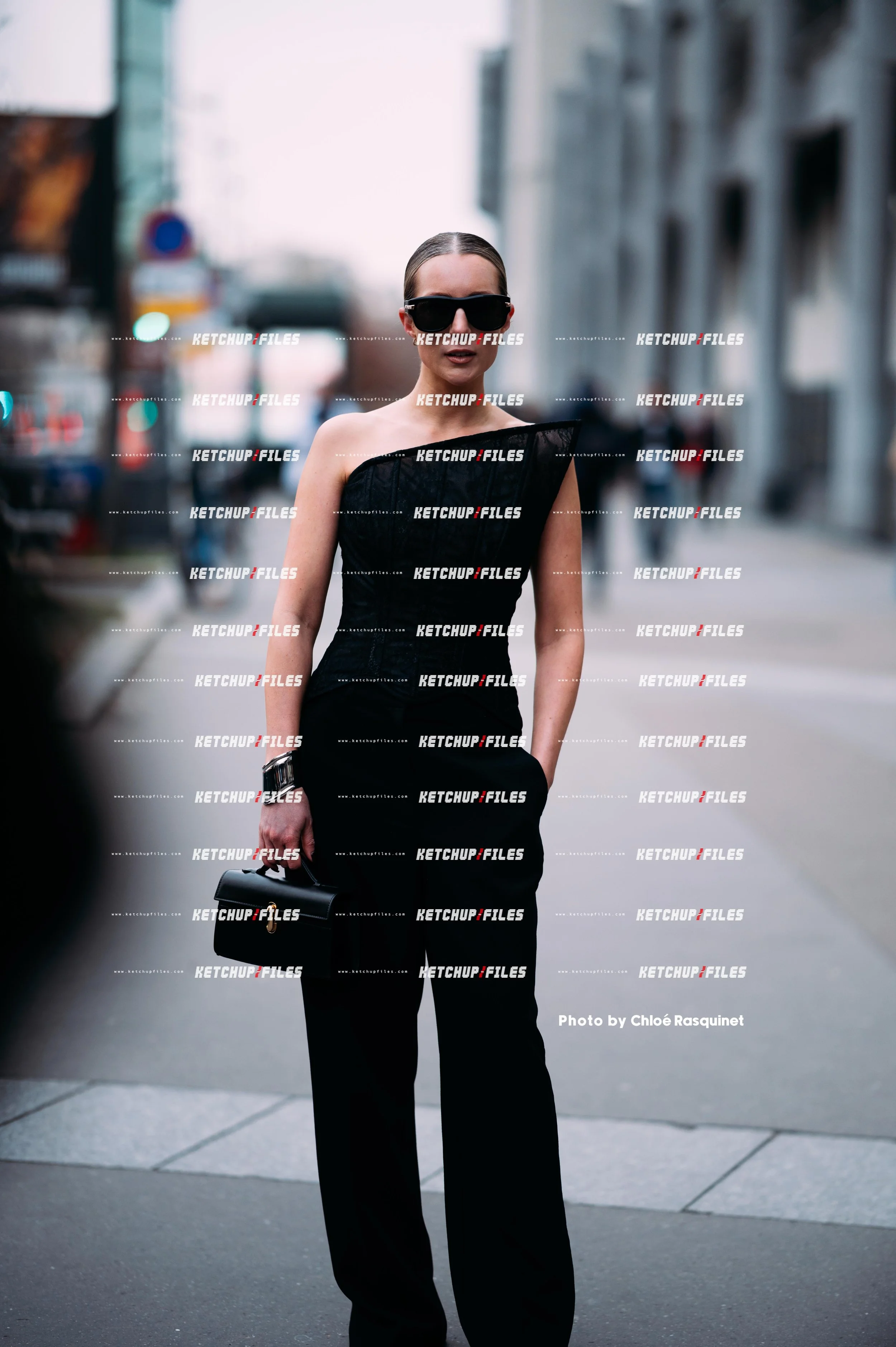 Viktor & Rolf SS26  2026 Street Style Photography | Fashion Week Editorial Photo