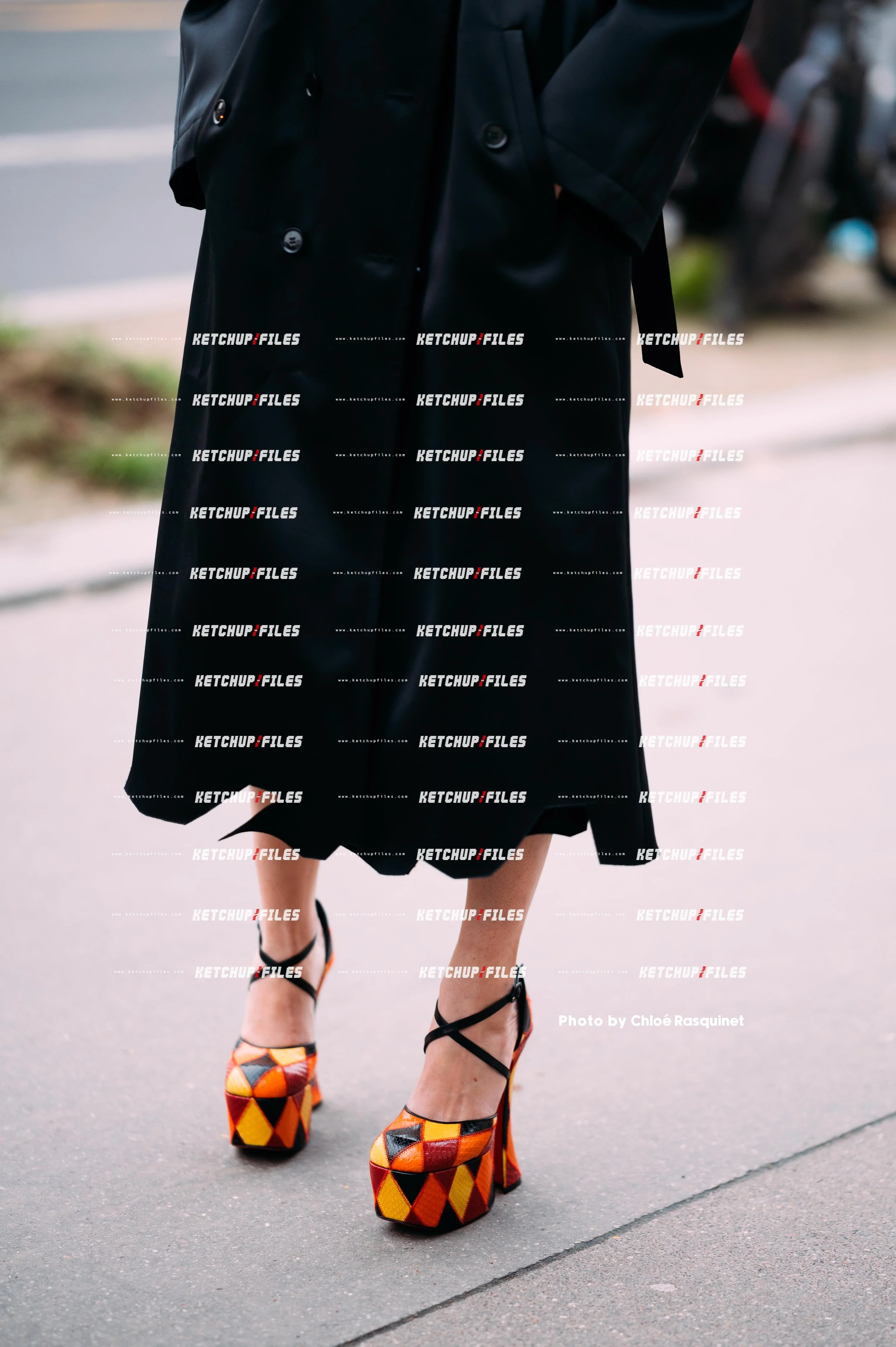 Viktor & Rolf SS26  2026 Street Style Photography | Fashion Week Editorial Photo