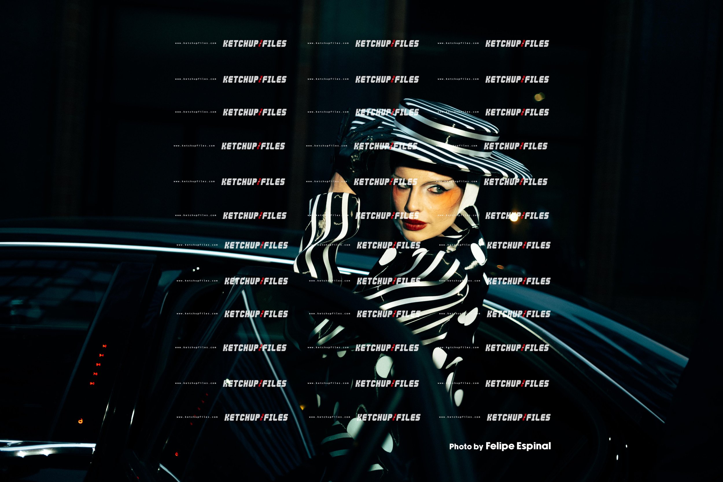 Street Style Photo of Julia Fox at the Christian Siriano FW26 New York Fashion Week Show