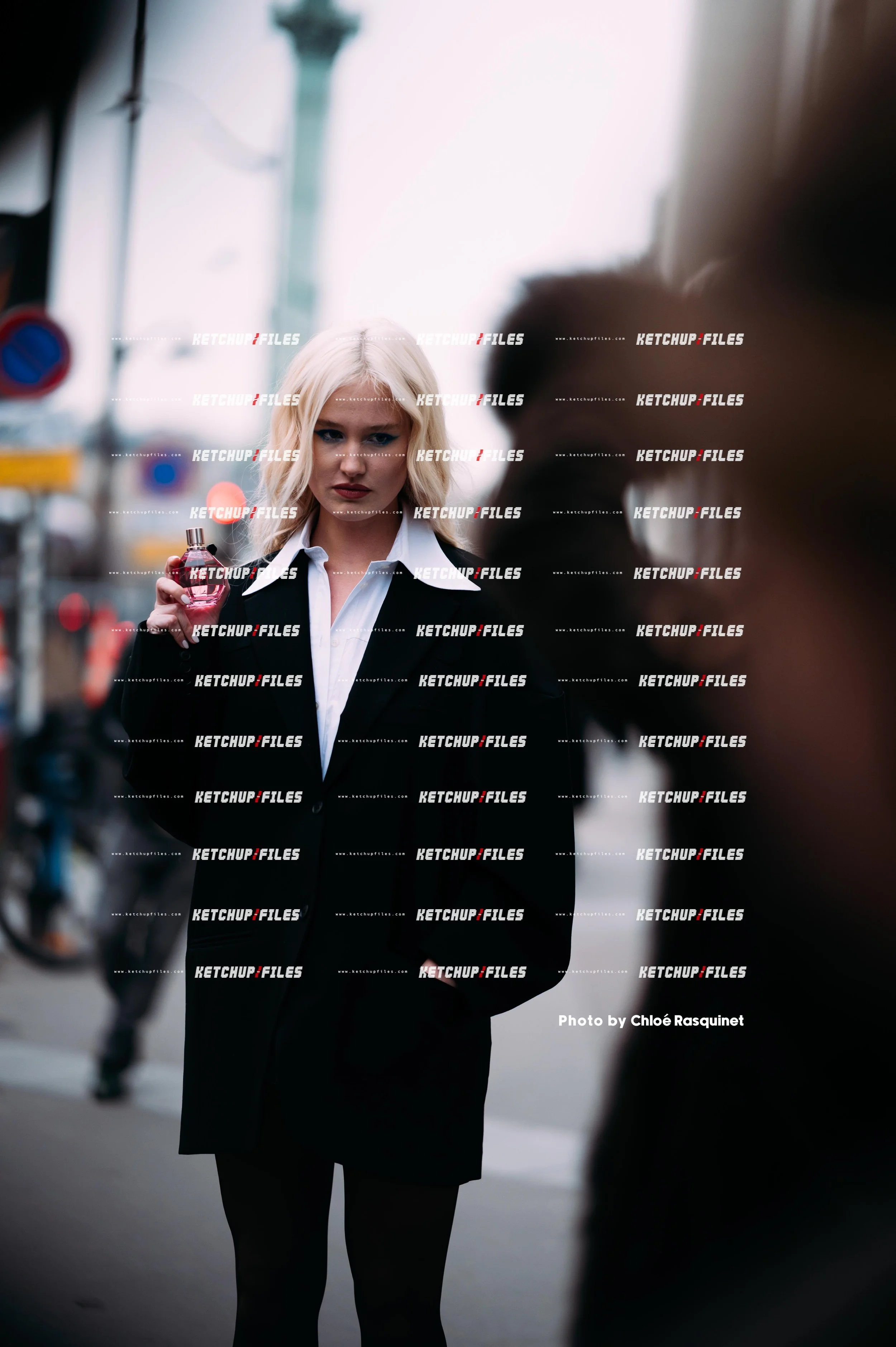 Viktor & Rolf SS26  2026 Street Style Photography | Fashion Week Editorial Photo