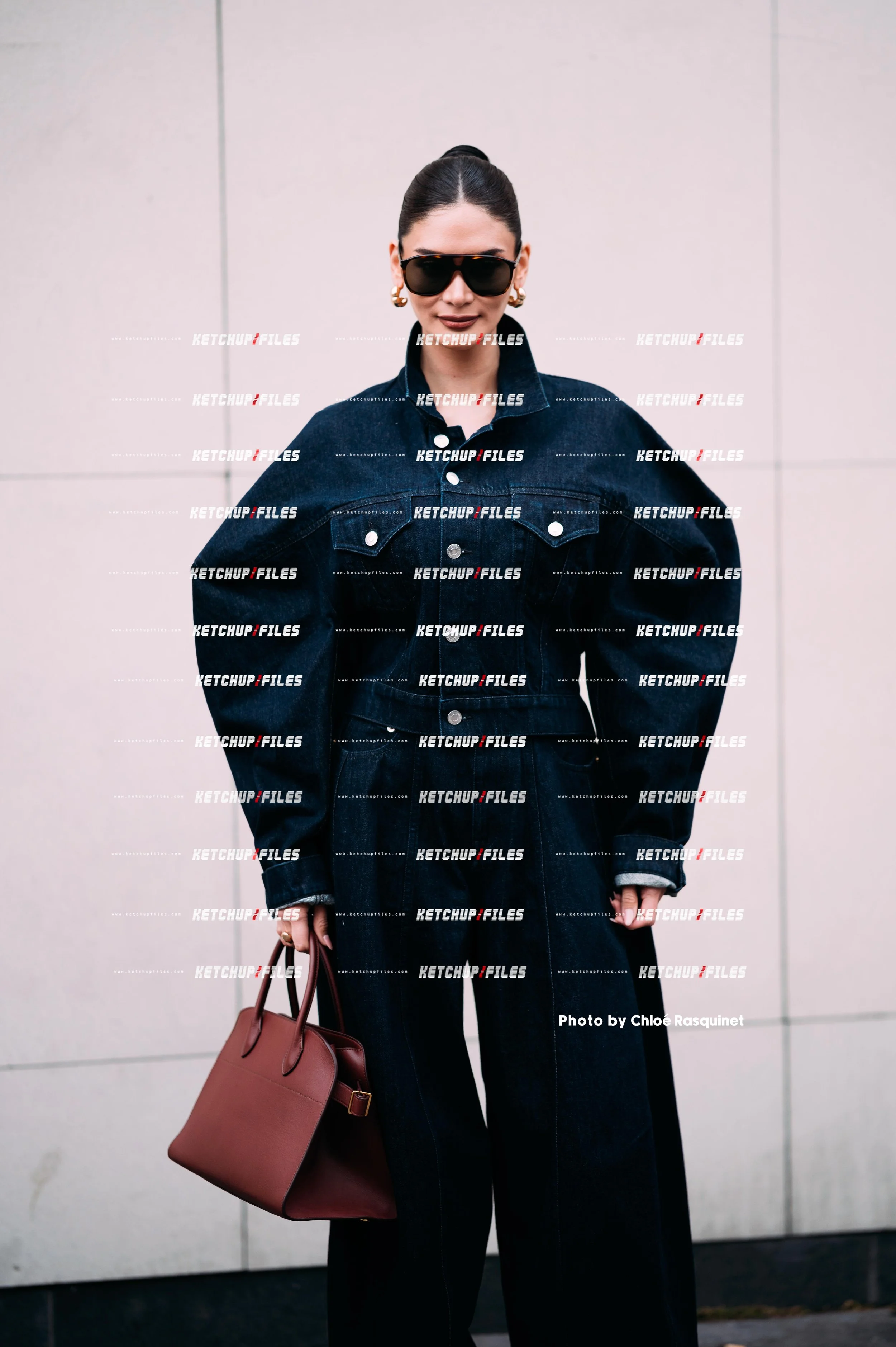 Viktor & Rolf SS26  2026 Street Style Photography | Fashion Week Editorial Photo