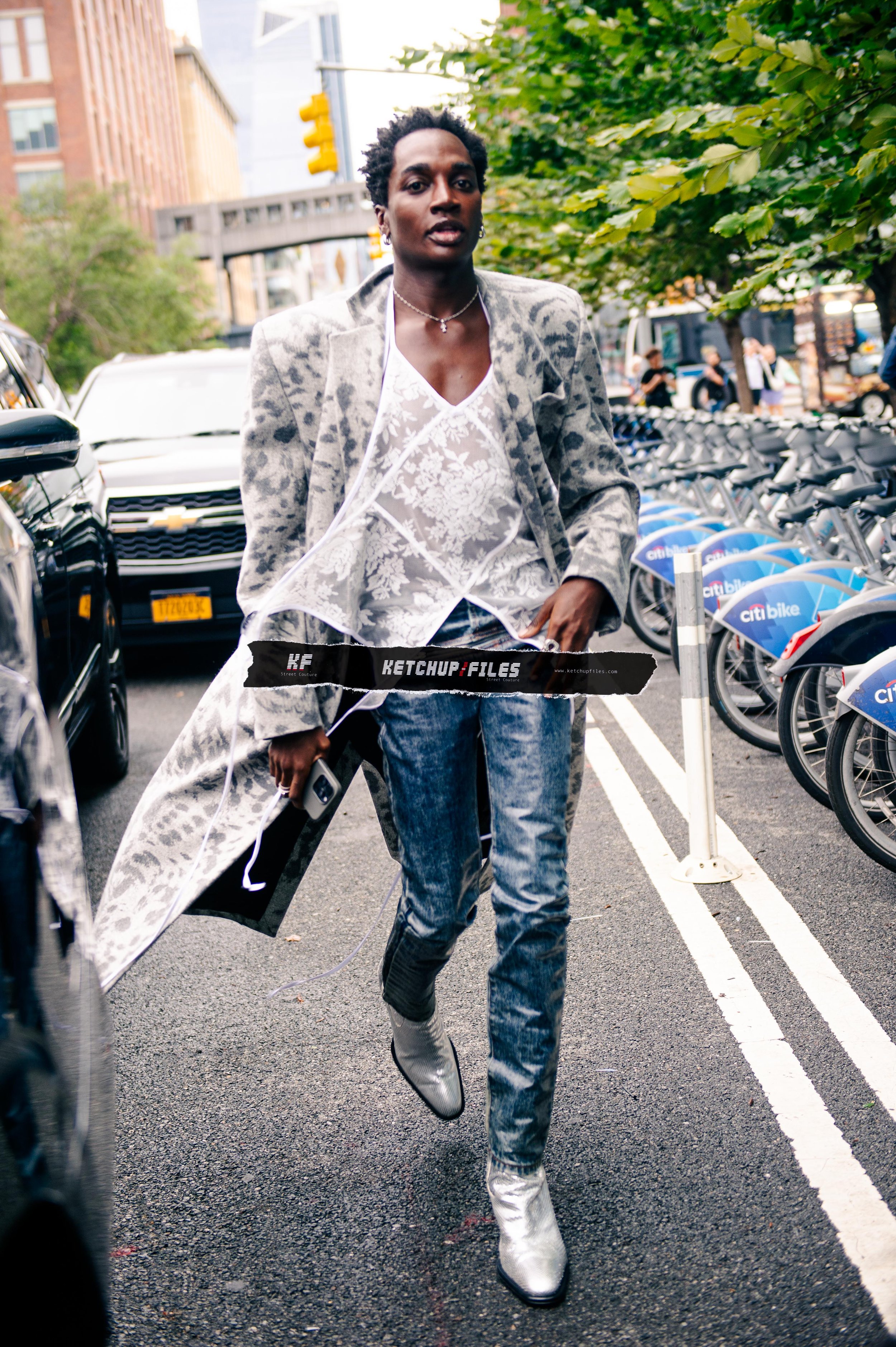 MONSE_SS25_STREET_STYLE_FASHION_WEEK2024-09-16 at 5.52.00 PM 20.jpg