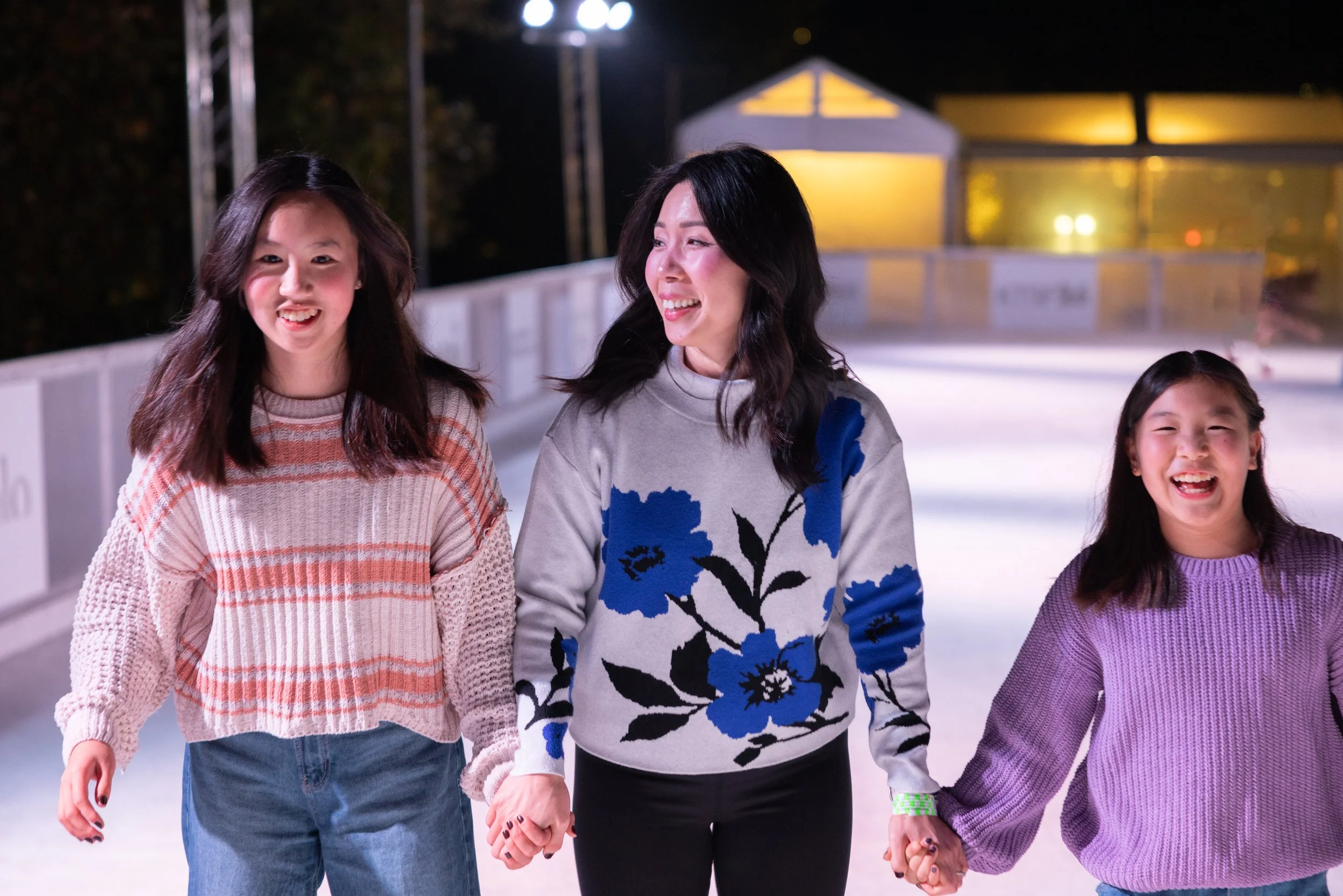 Capture Frosty Fun at our Family Photo Night on Ice!