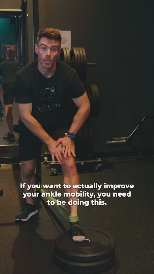 Got stiff, tight ankles? Check out my favorite way to make massive improvements in your ankle mobility, fast!
#mobility #mobilitywod #mobilitytraining #anklemobility #squat #anklepain #movement #squatmobility #running #rehab #exercise