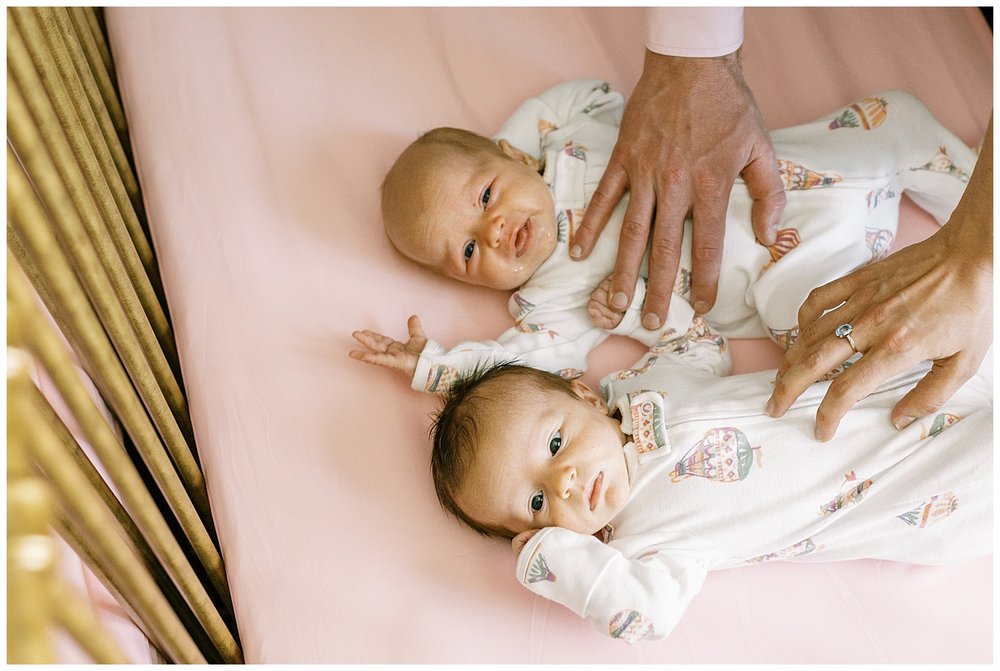 NEWBORN TWIN GIRLS HOME LIFESTYLE PHOTOGRAPHY SESSION IN ALBUQUERQUE, NEW MEXICO_0008.jpg