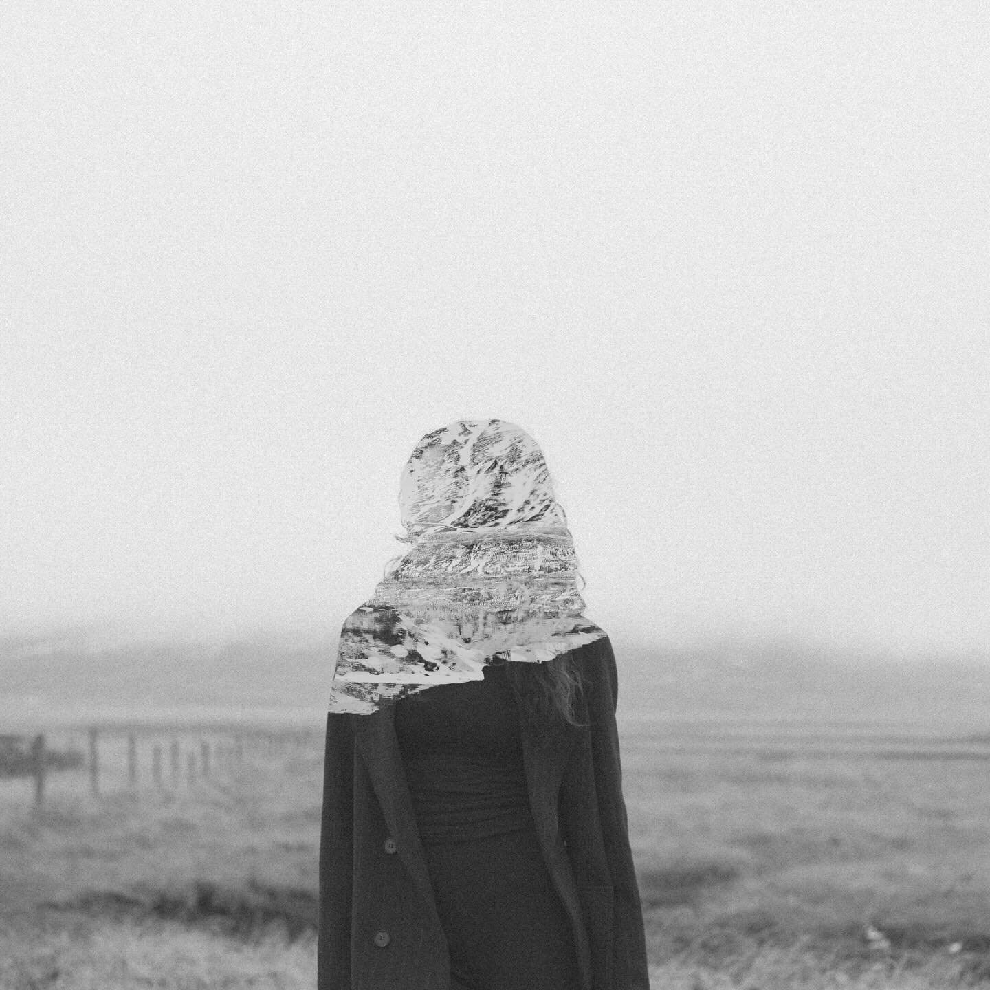 Teuta y la monta&ntilde;a

#iceland #photography #blackandwhite #mountain #nikonzf #nikonphotography #nikon #europe