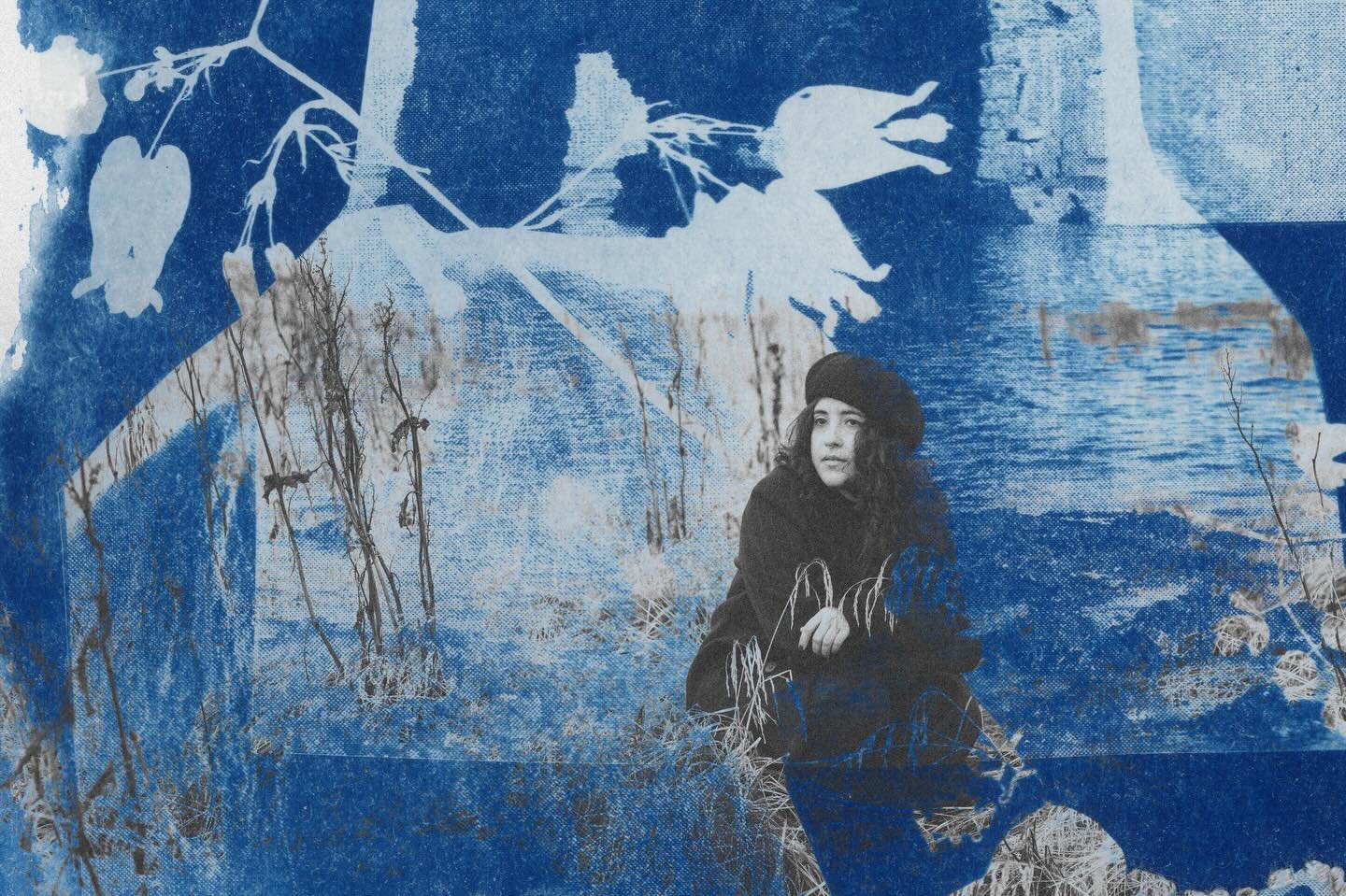 🔵⚪️

📸 photo by @teutaptea edit and art by me :) 

#cyanotype #photoshop #photography
