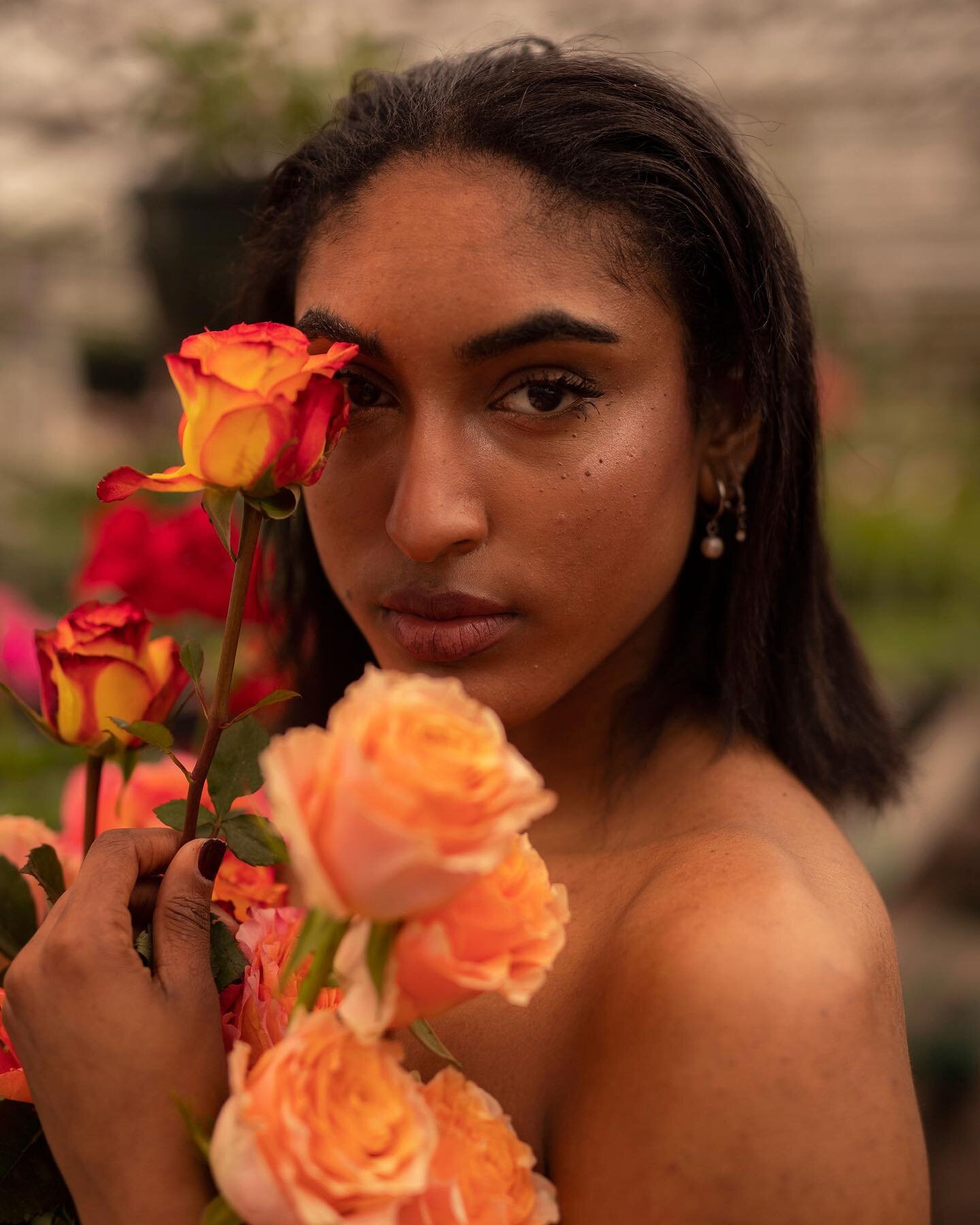 In full bloom 🌷🌼
.
.
.
.
.
.
.
.
.
.
.
.
.
.
.
#greenhouse #greenhousephotoshoot #greenhouseportraits #greenhousephotoshoot #greenhousephotography #flowerphotography #springportraits #buckscounty #phillymodel #phillyinfluencer #phillyphotographer #
