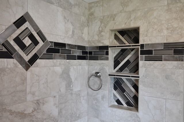 The niche design mimics the medallion design.