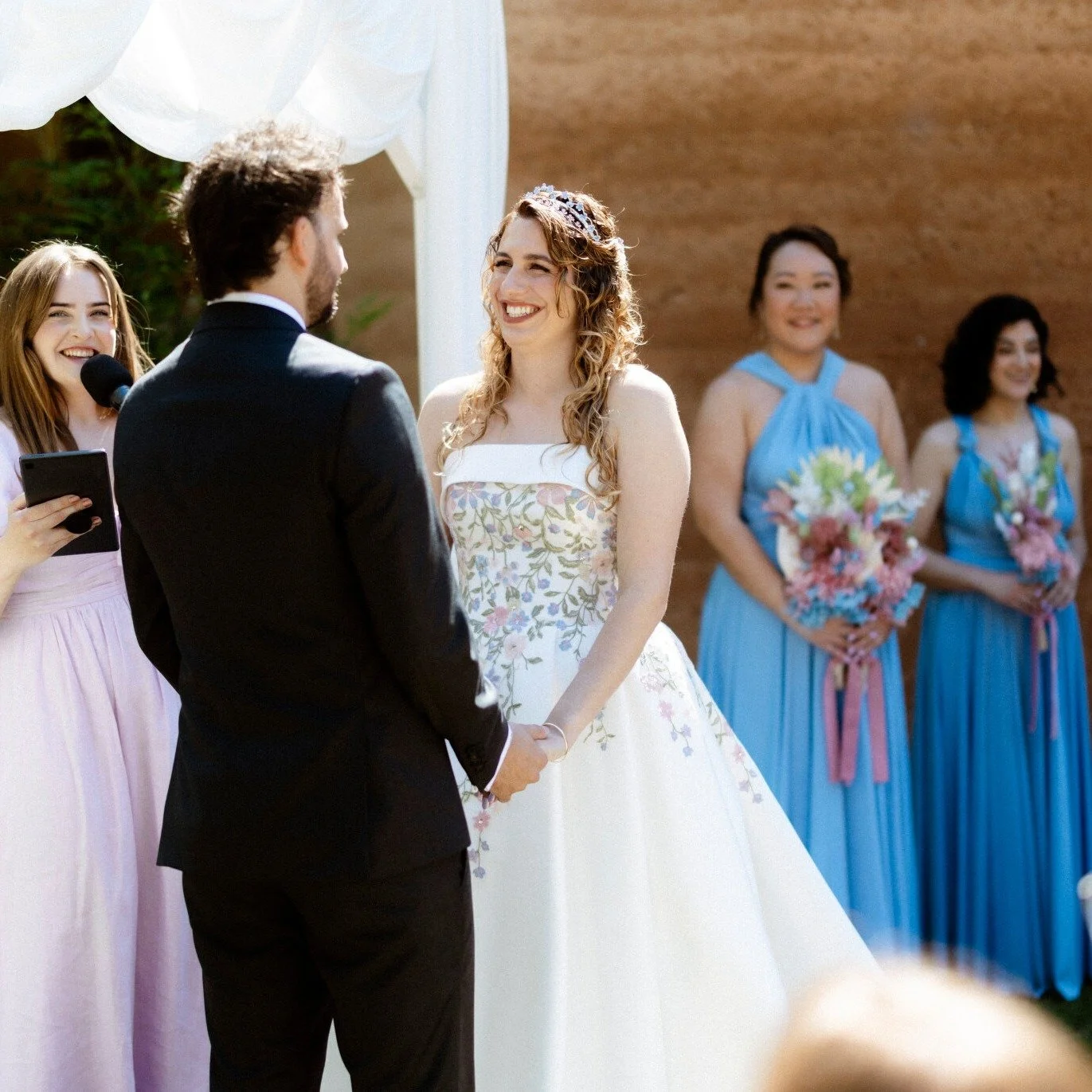 Carla and Dylan's wedding at Perth Zoo in the Japanese Gardens ❤️
Such a sweet, kind and genuine couple.

There were two stand out memories from this day for me:
1. They had crocheted "rubber duckies" as confetti, due to Carla's deep adorat