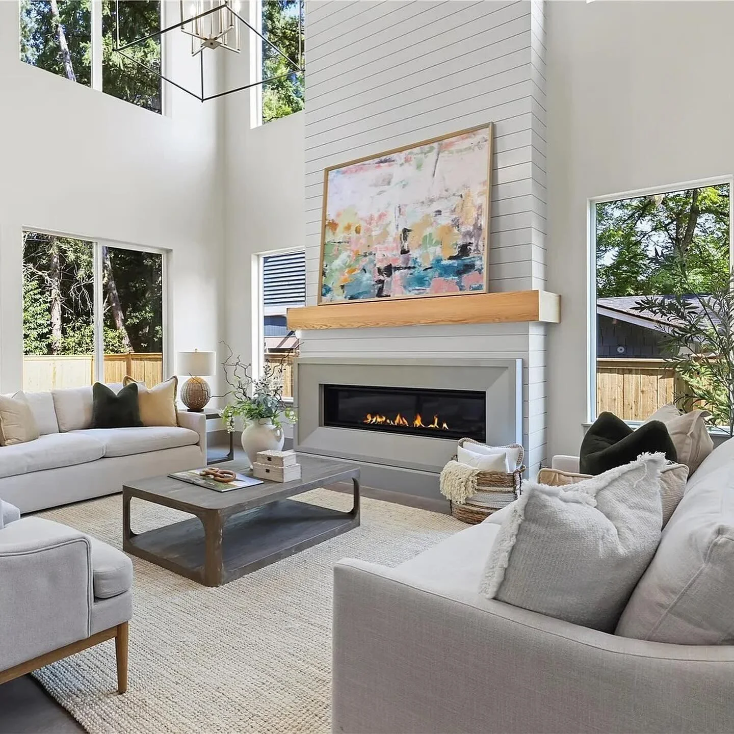 Modern 10 &mdash; timeless, clean, and modern. 

Beautiful home built by @hamishandersoncustomhomes 
.
.
.
#ModernFireplace #FireplaceDesign #MiroPrecast #FireplaceSurround #InteriorDesign #ModernLiving #CustomFireplace #LuxuryInteriors