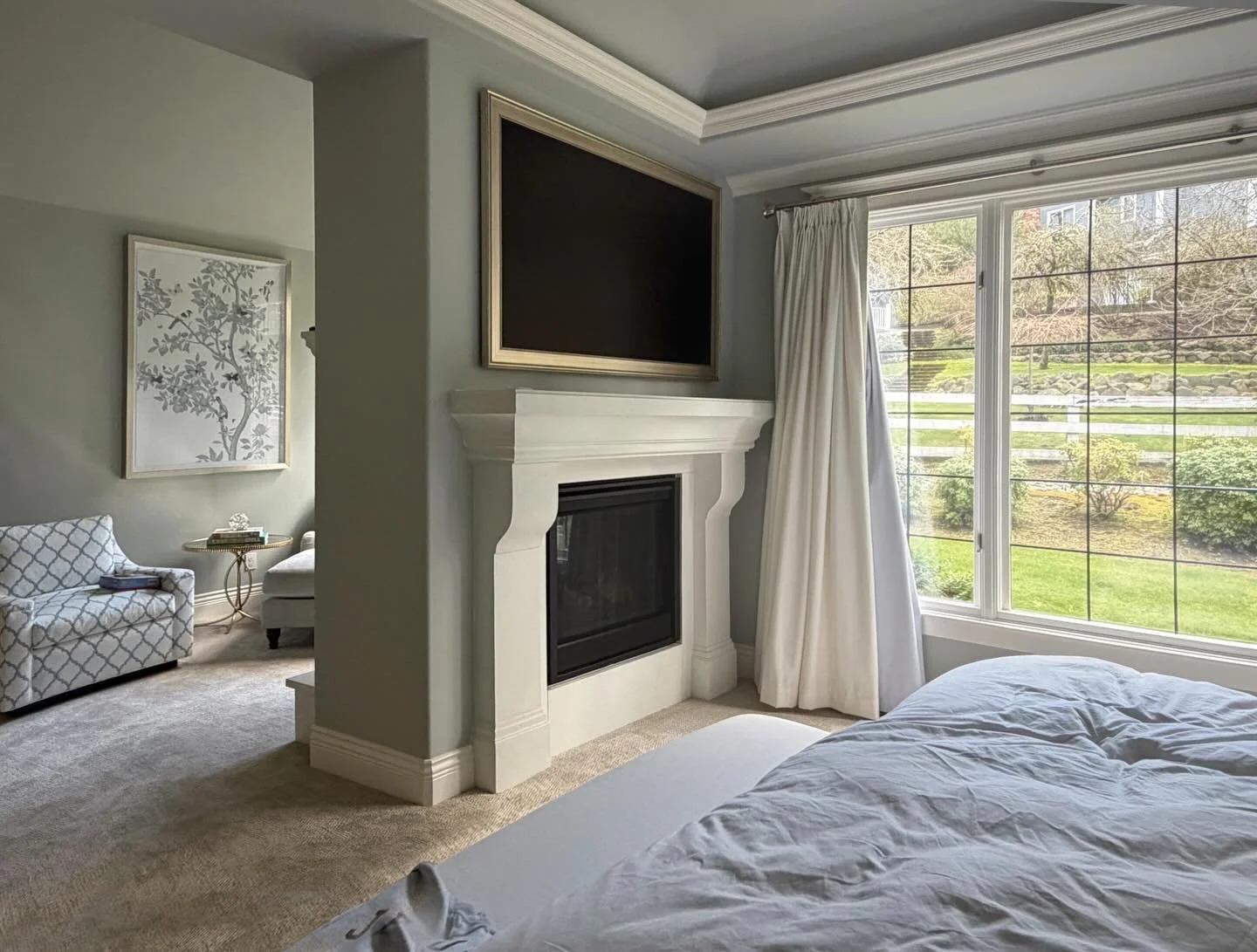 FP-175  Soft tones. Clean lines. Timeless stone.

#stonefireplace #bedroomfireplace #modernfireplace #fireplacesurround #stonemantel customstone luxuryinteriors interiordesign fireplacedesign miroprecast