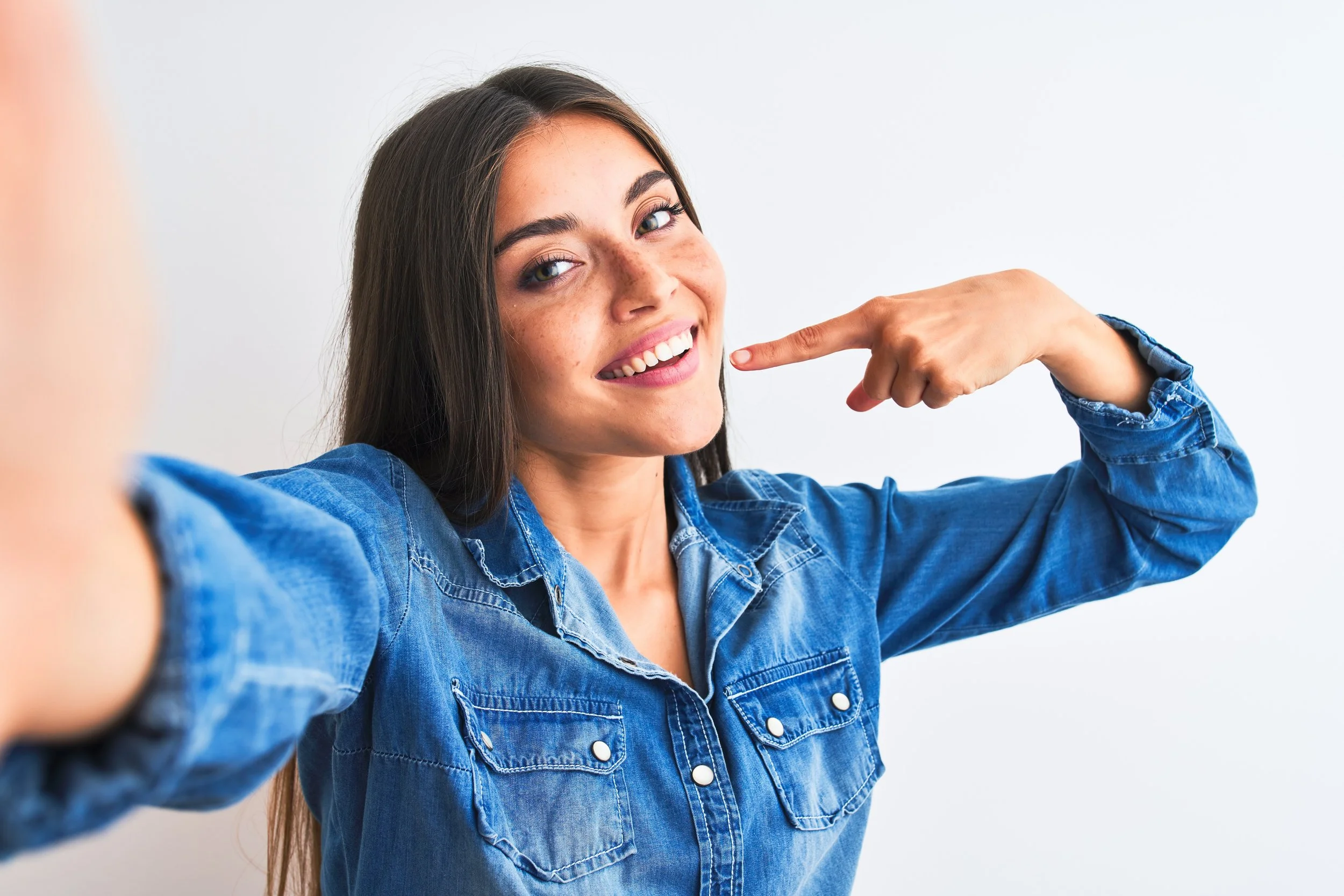 Does Pure White Teeth Whitening Work? Here's What the Results Show