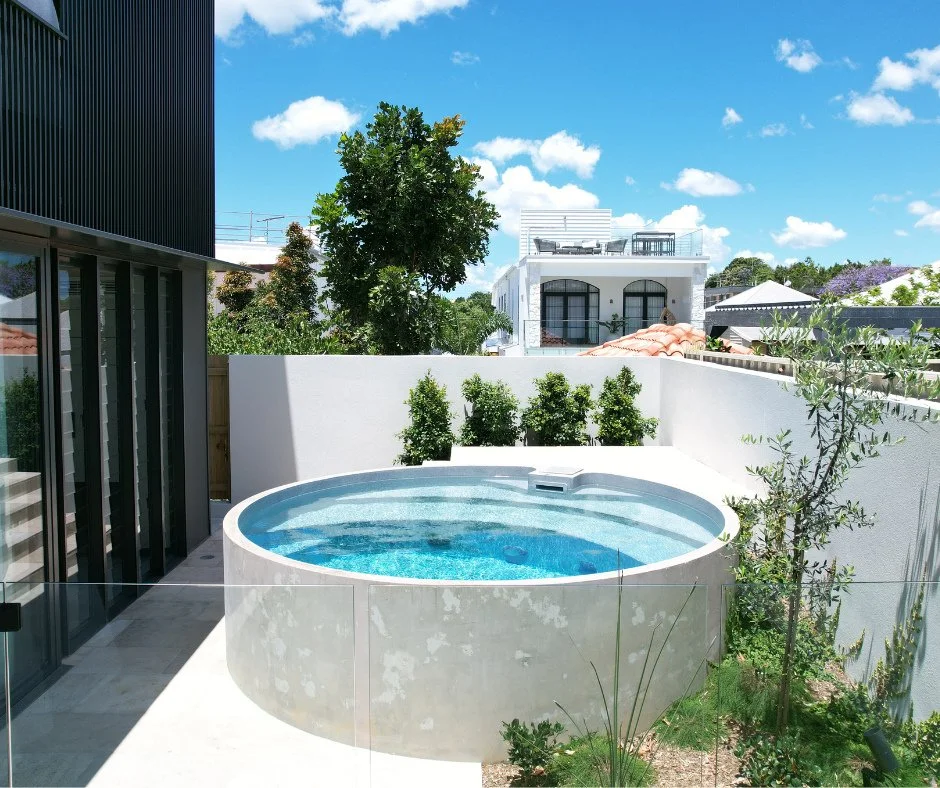 How beautiful is this Plungie Arena pool! ⁠
⁠
The Arena is a design that exudes grandeur while also remaining elegant, making it a pool that will fit perfectly in any environment! ⁠
⁠
As part of our partnership with Plungie, we can install this stunn
