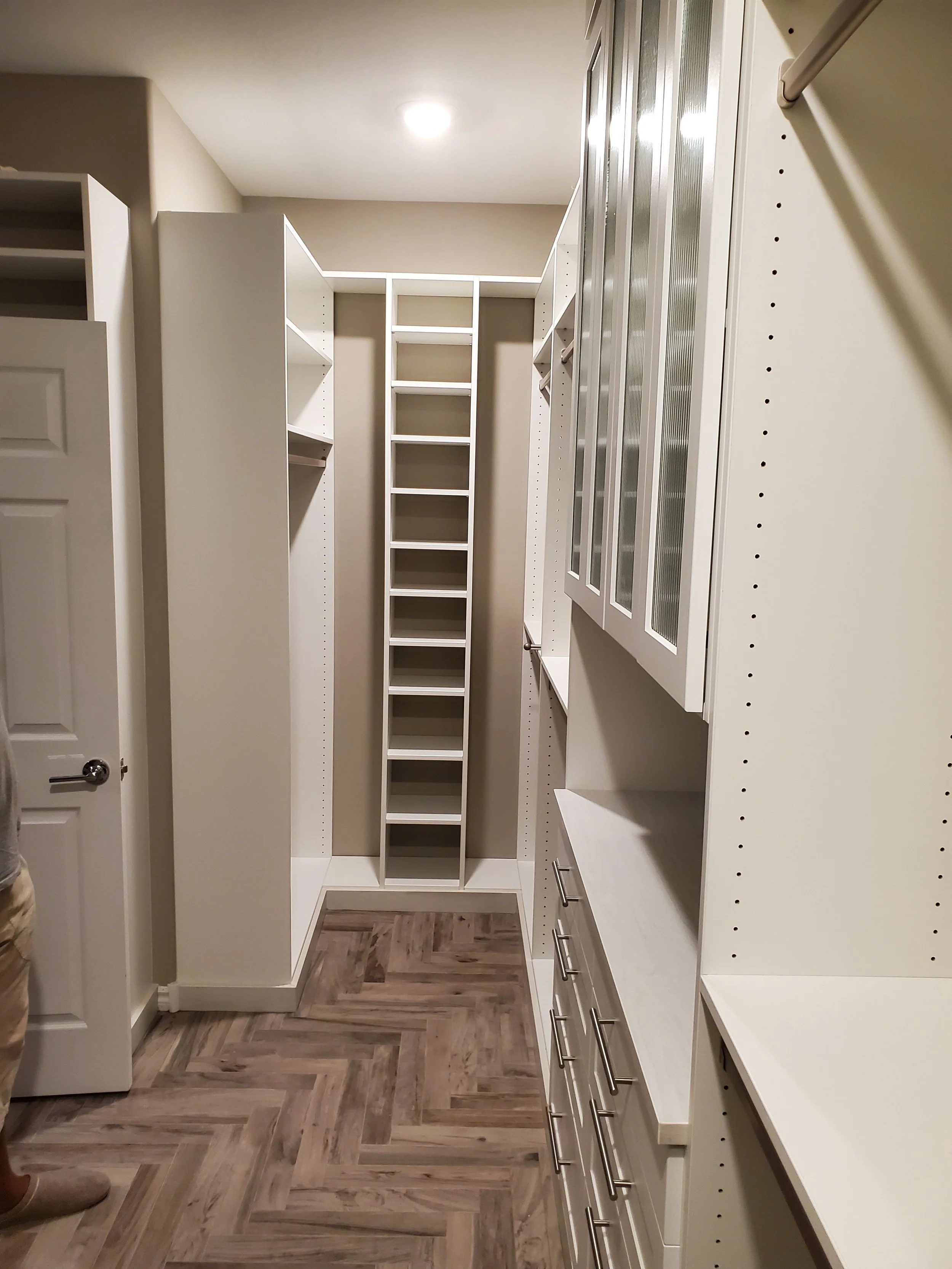 Mission Hills Her closet 2.jpg