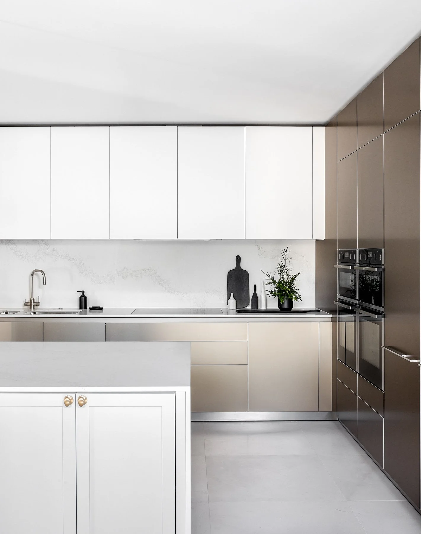 Haydon Finch_Holland Park Villas_web-12-Keith Devon iMac.jpg