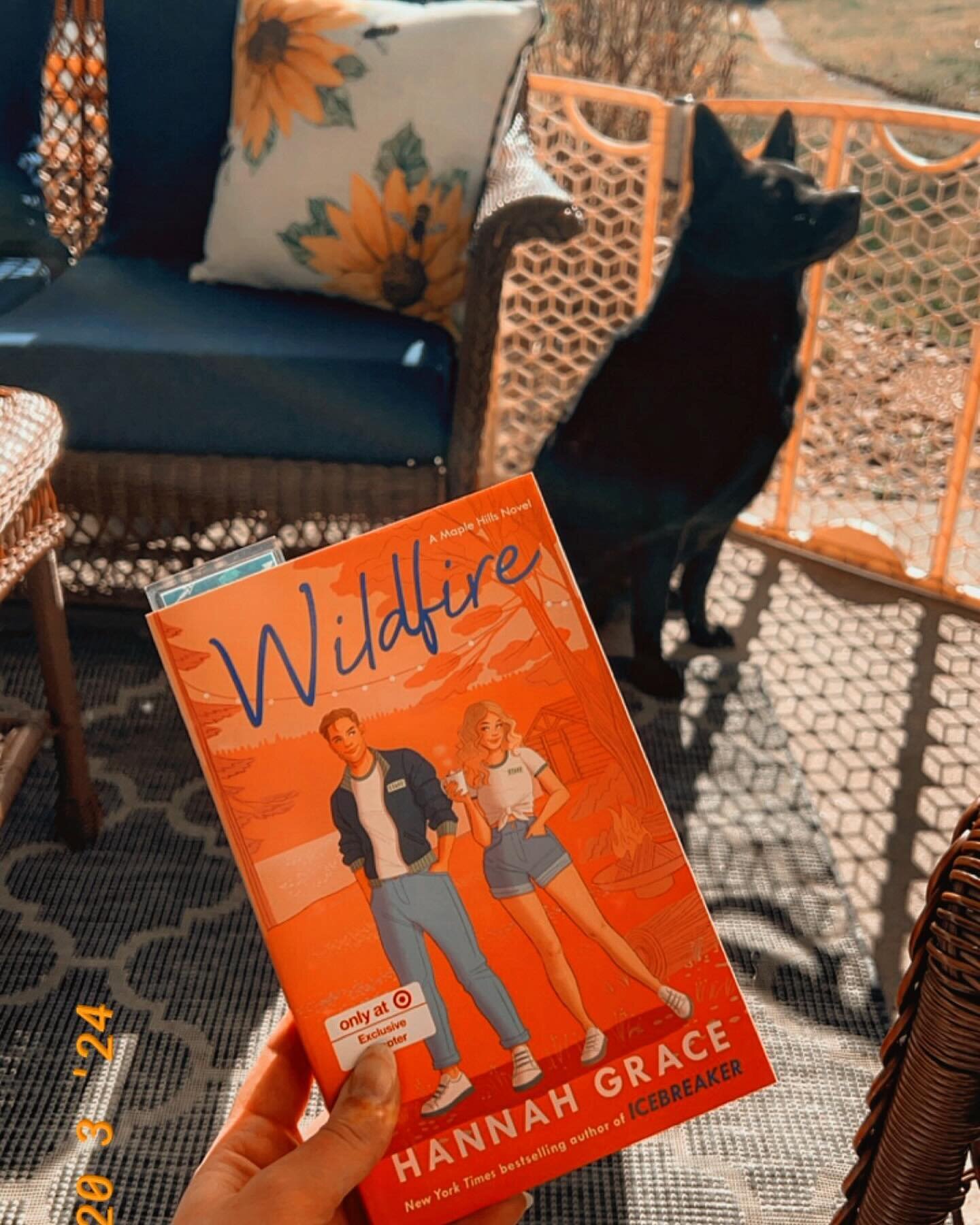 My #currentread is Wildfire by Hannah Grace ☀️💘📖

I read a lot of fantasy to catch up on the Crescent City series in time for book 3 to drop, so now I&rsquo;m in need of some fluff. This one is already off to a great start! 

XO,
Ashley