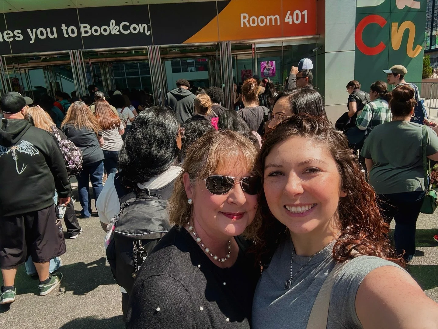 Day 1 of #BookCon was overwhelming and amazing at the same time! Bring it on, Day 2! 📚