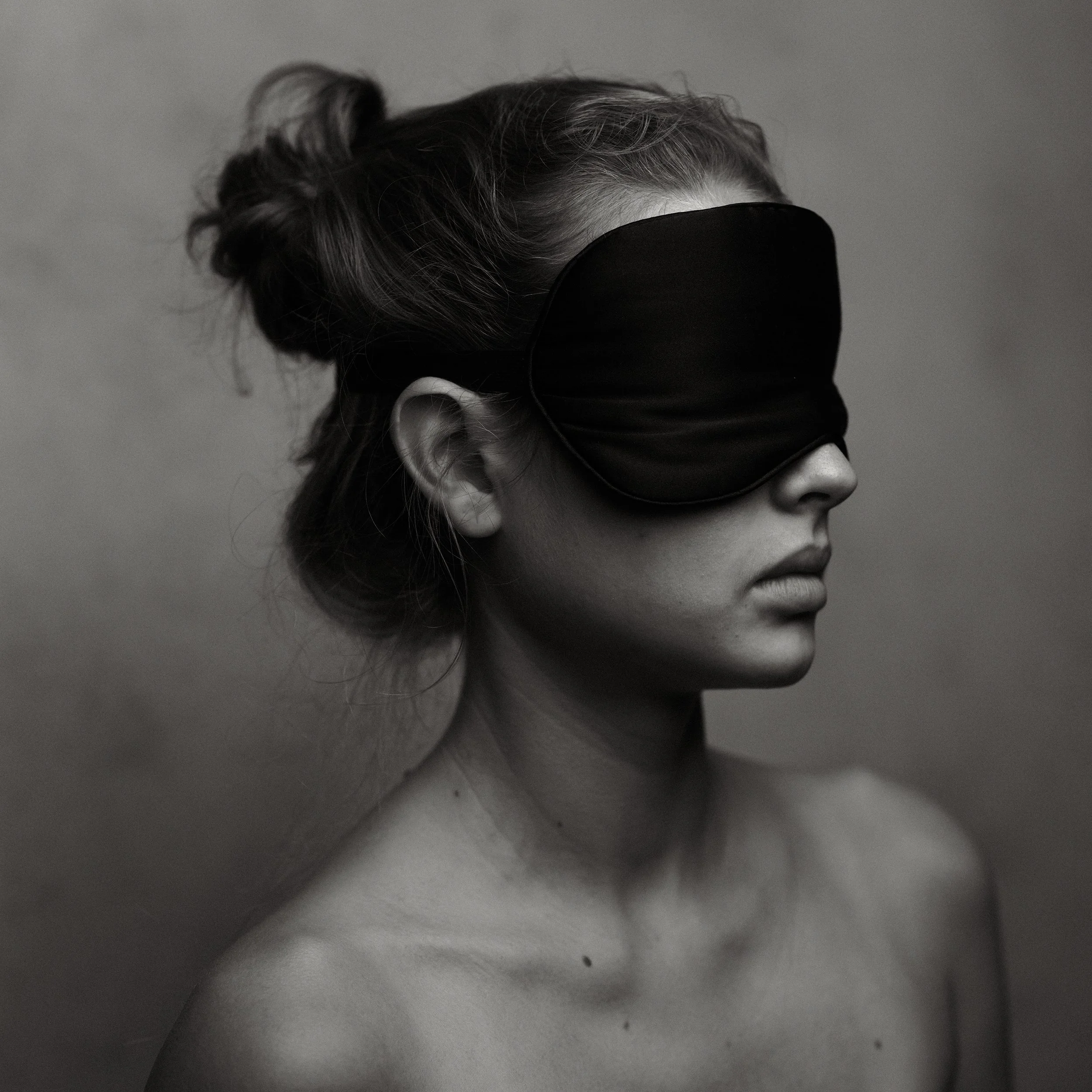 Withheld, from the series In Relation, © Lennard Grohn